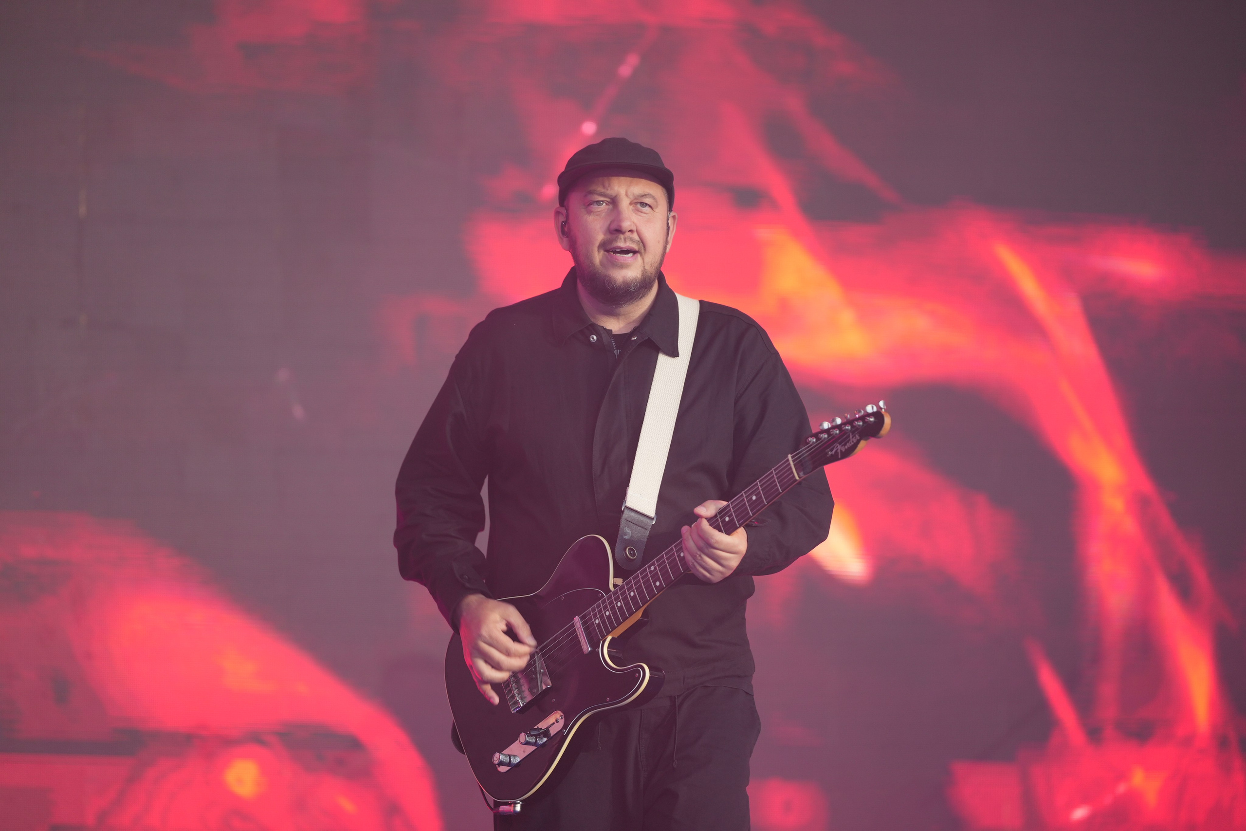 Смысловые галлюцинации и Сергей Бобунец на фестивале ЦСКА Фест 2024. Сайт Алматинского НЮ АРТ, будуар и фэшн фотографа Дениса Карпенко