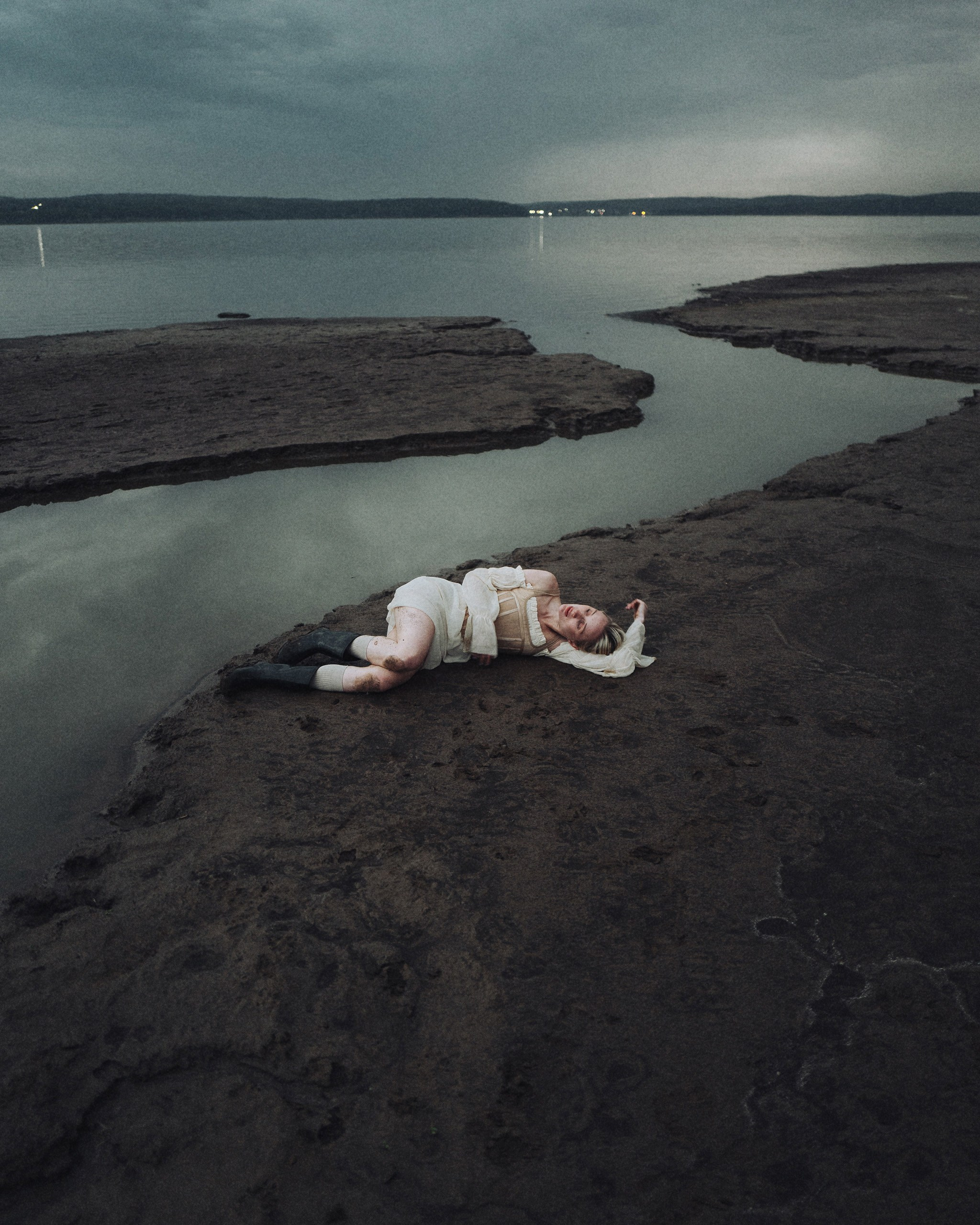 Даша «Сухой берег». Никита Линейцев — индивидуальный портретный фотограф в Москве и Иркутске