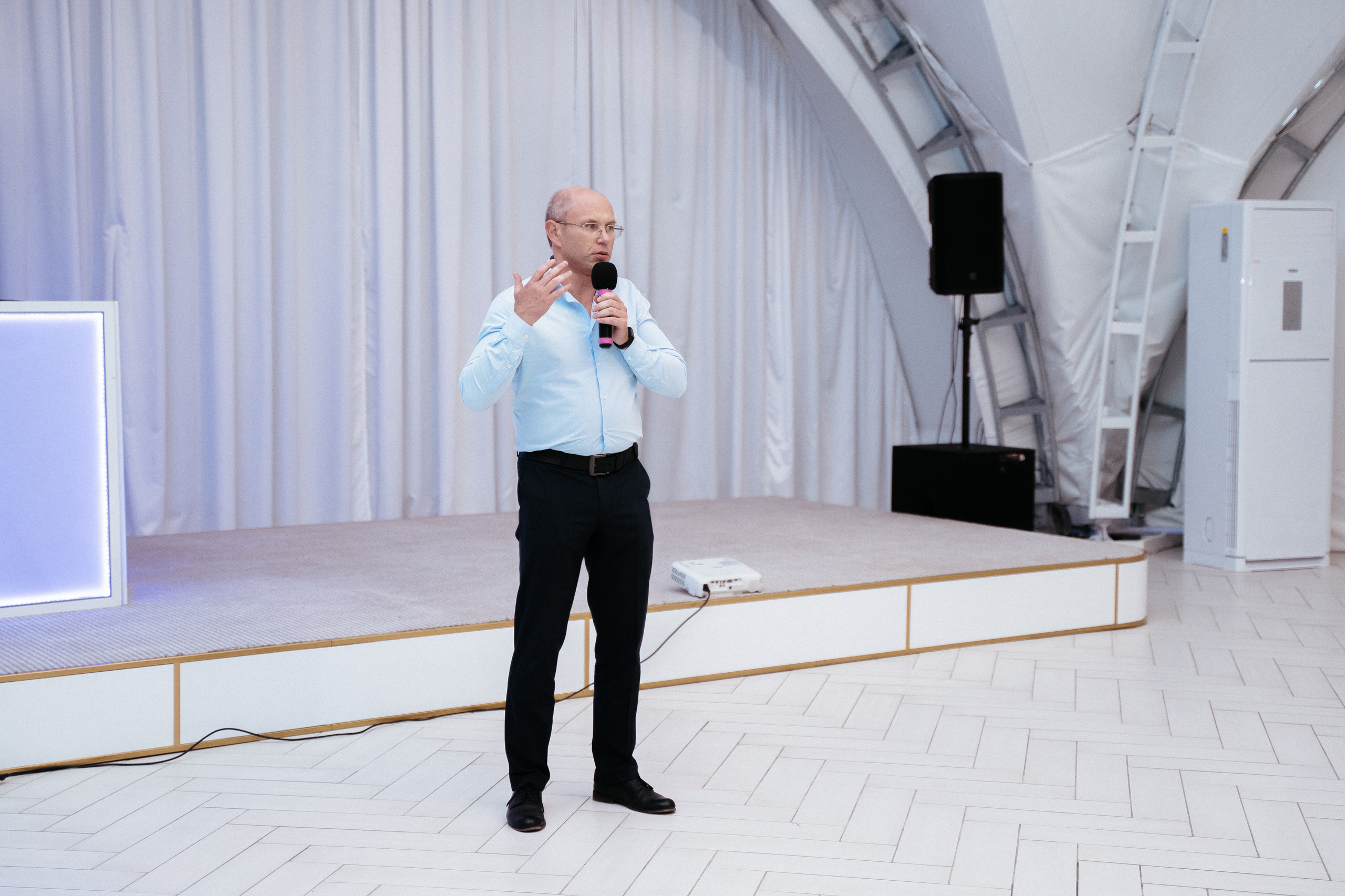 Ави Центр. Свадебный фотограф в Симферополе