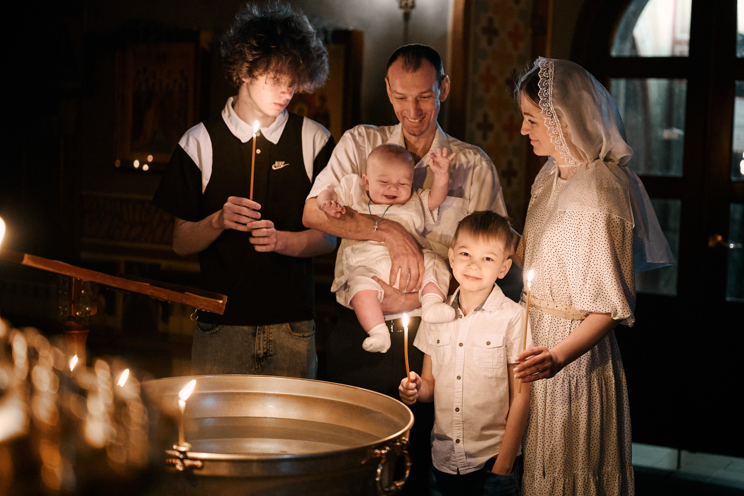 Крещение в храме Василия Великого на Горке. Свадебный фотограф Надежда Максимова