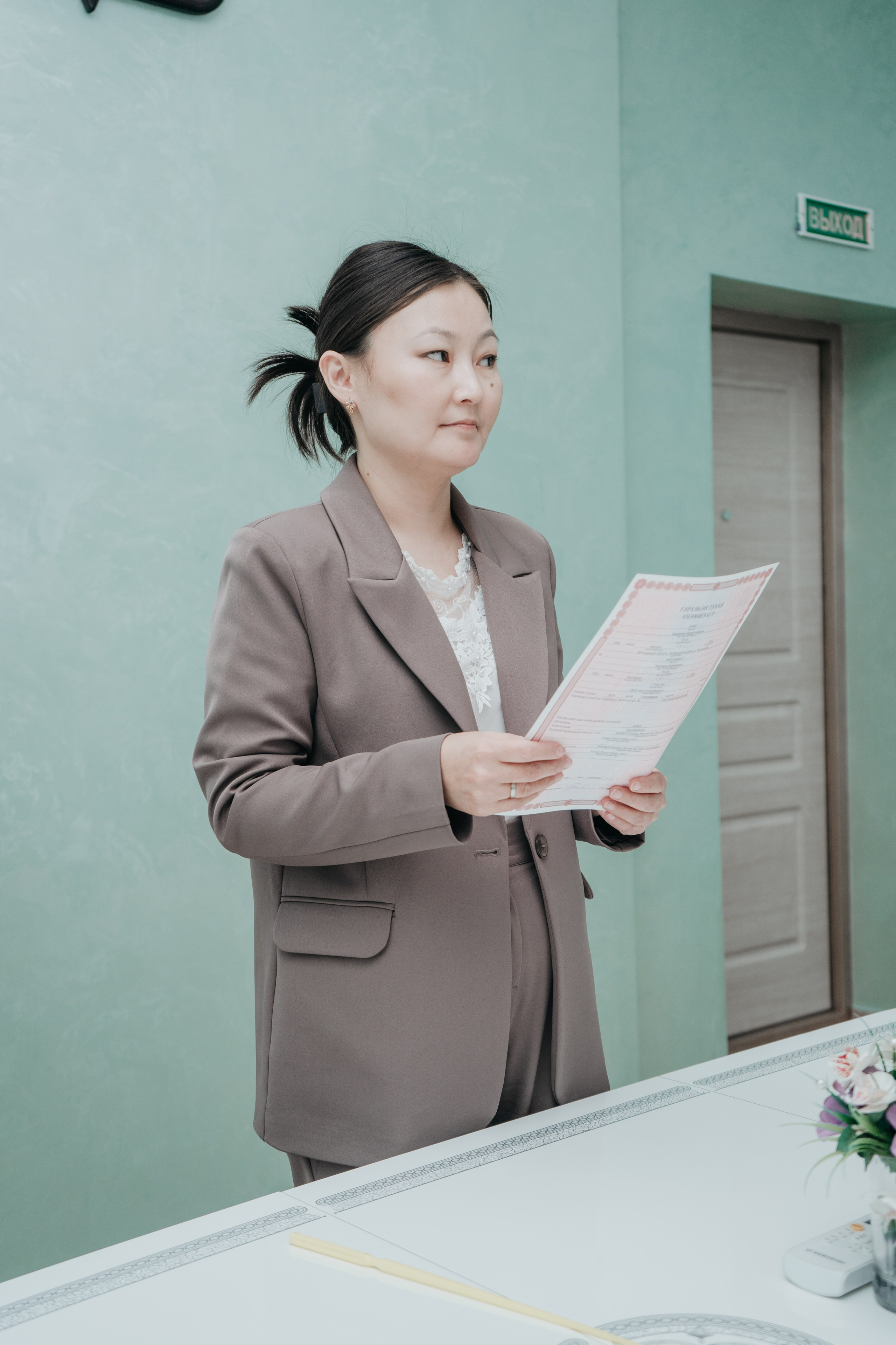 Свадебный фотографии с прогулки в окрестностях Улан-Удэ. Фотограф в Улан-Удэ. Свадебный фотограф в Улан-Удэ