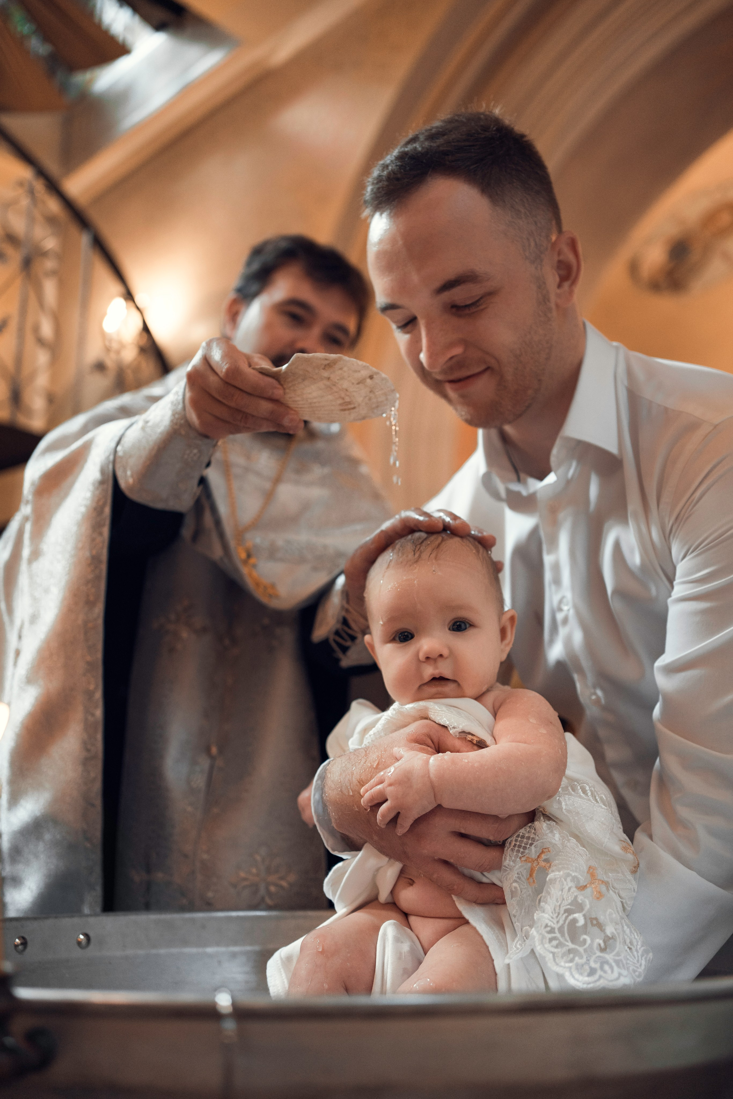 Таинство Крещения Ксении-Есении. Фотограф на Крещение в Москве Ткач Елена