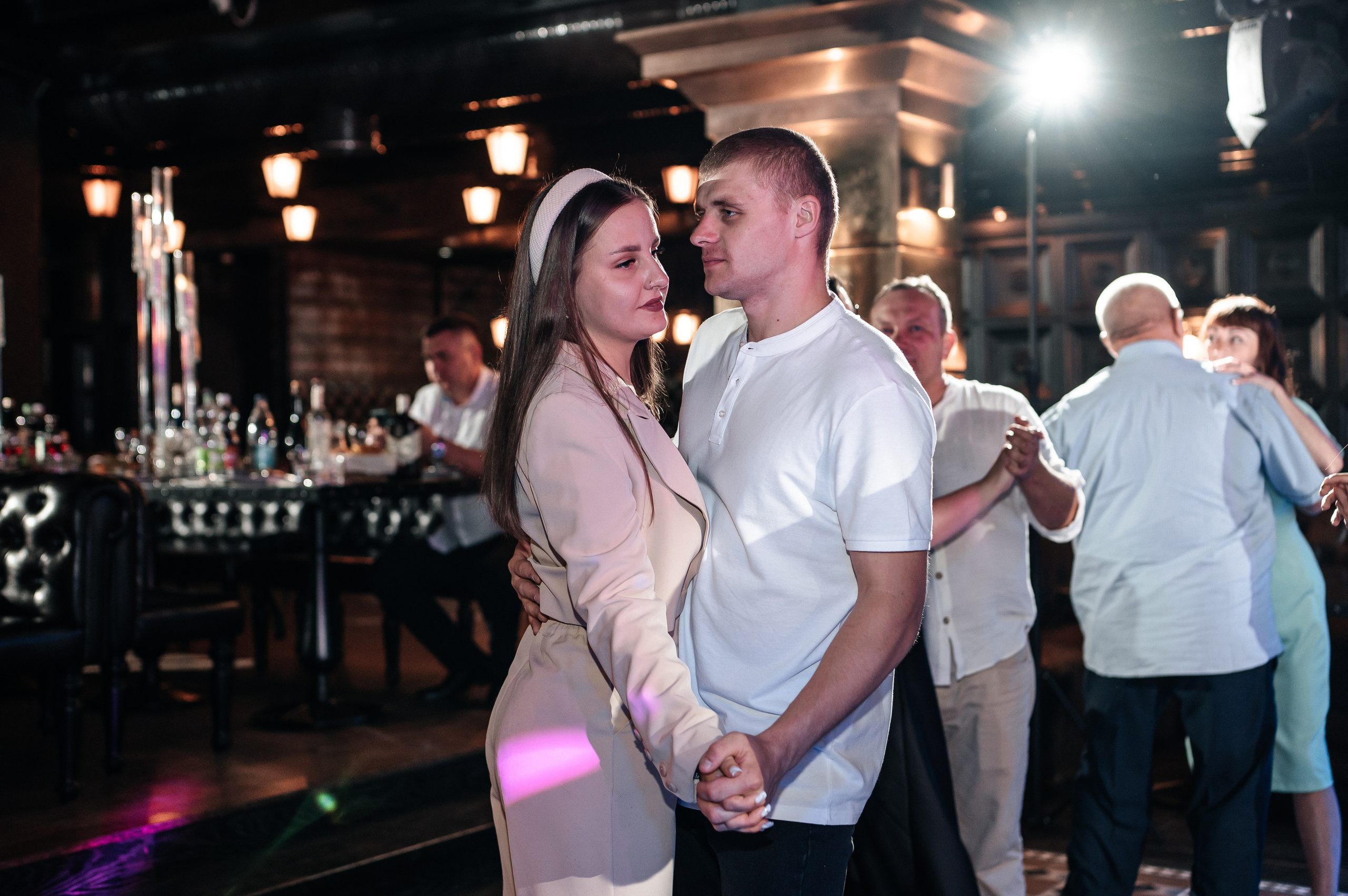 Даниил и Валерия. Черная утка. Полный день. Фотограф Екатерина Бочарникова