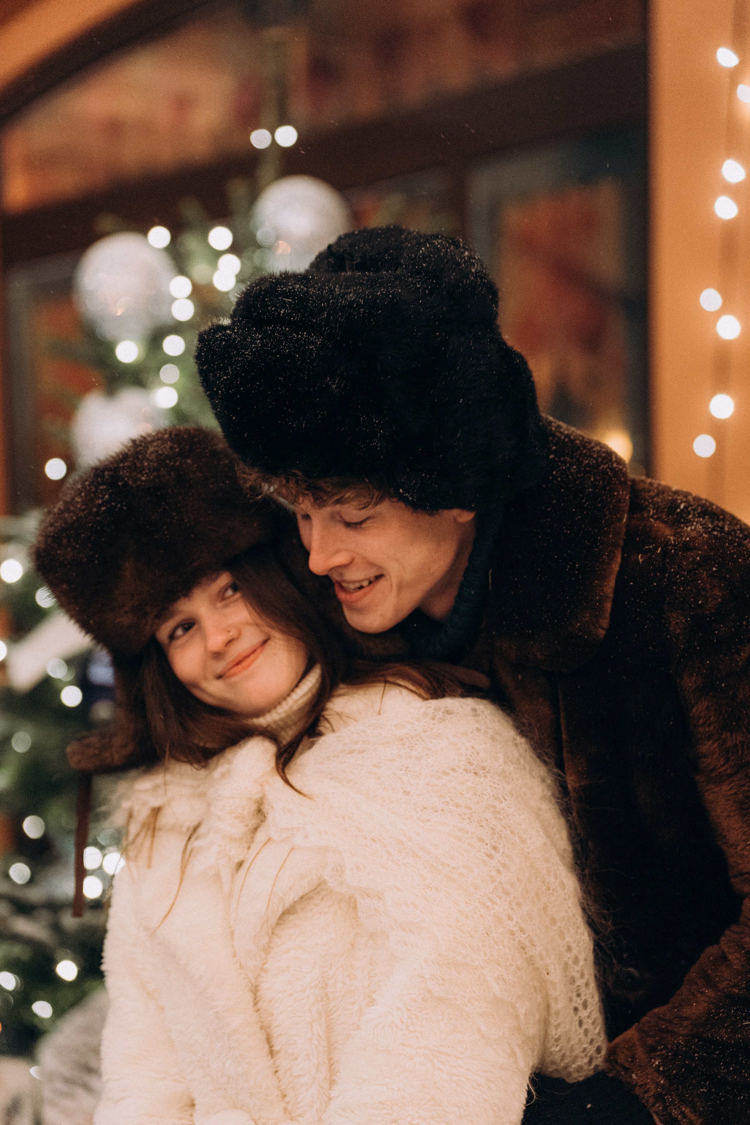 НОВОГОДНЯЯ ПРОГУЛКА ПАРЫ ПО ЧЕРНЫШЕВСКОЙ ПЕРЕД НОВЫМ ГОДОМ. Профессиональный фотограф, Санкт-Петербург — Виктория Богомолова