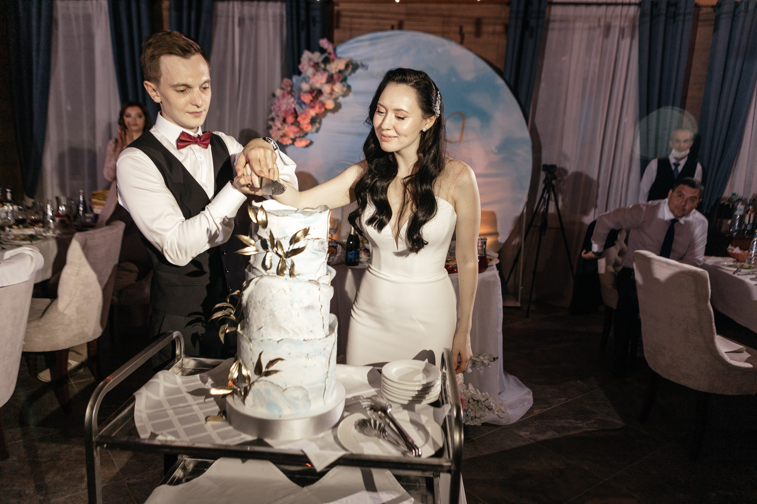 Свадебный фотограф Уфа — Руслан ГабдлисламовЖивые эмоции, красивые кадры, воспоминания на всю жизнь.Работаю по всей Республике Башкортоста. Свадебный фотограф Уфа Руслан Габдлисламов