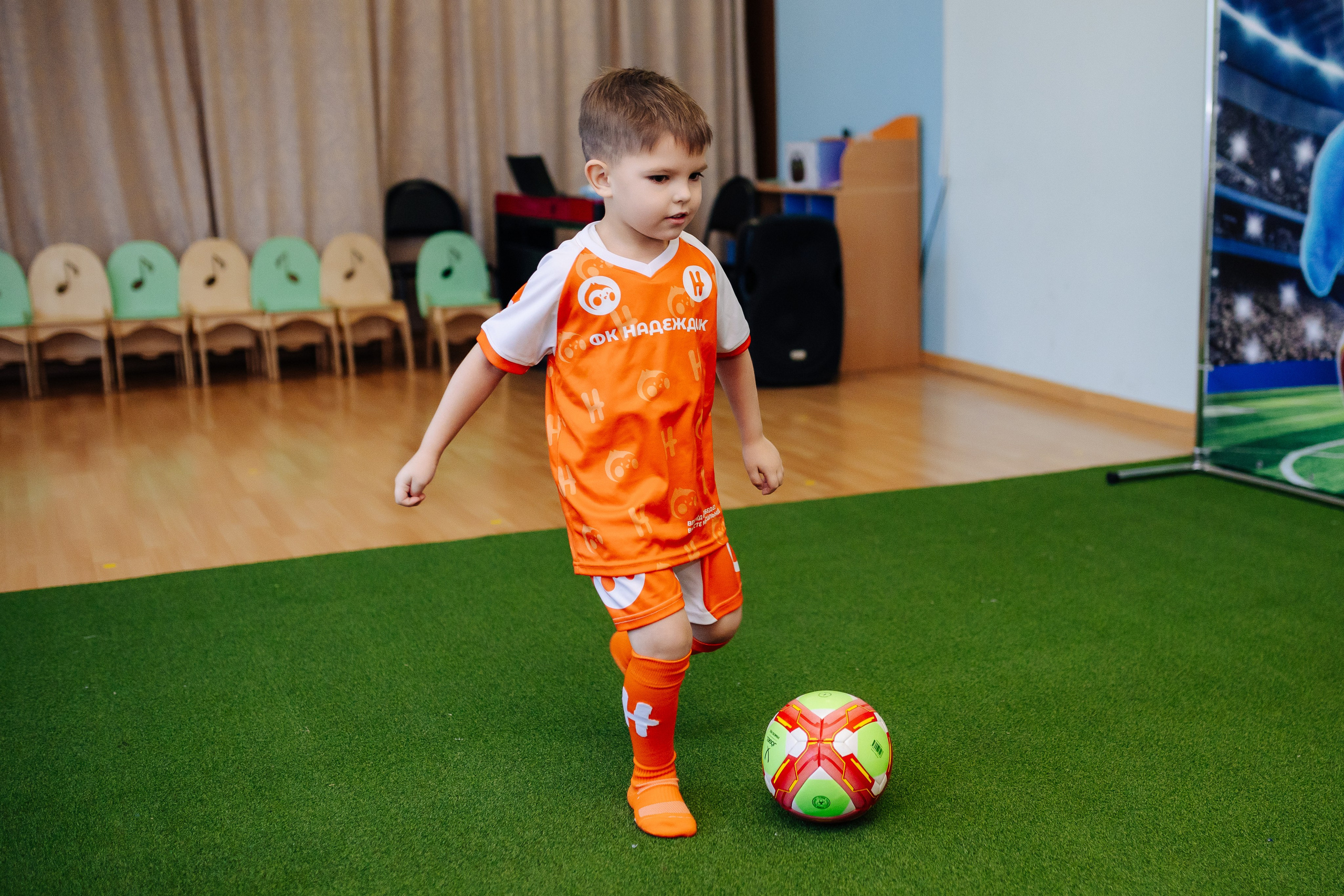 Фотосессия с кубком в детских садах г. Магнитогорска. Денис Прохоров Фотограф в г. Магнитогорск