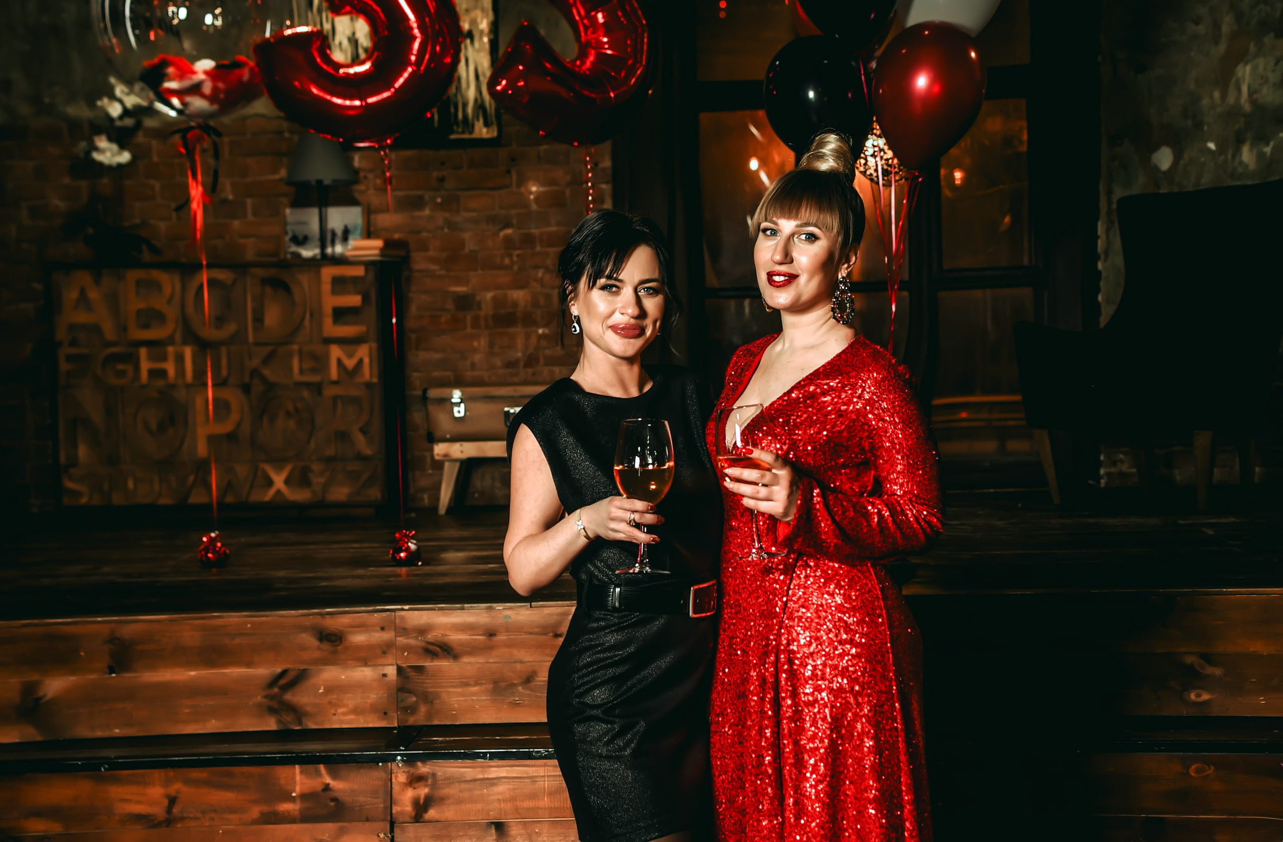 Тематическая вечеринка на юбилей 35 лет. Свадебный, семейный, детский, контент фотограф в Омске Максим Ильин