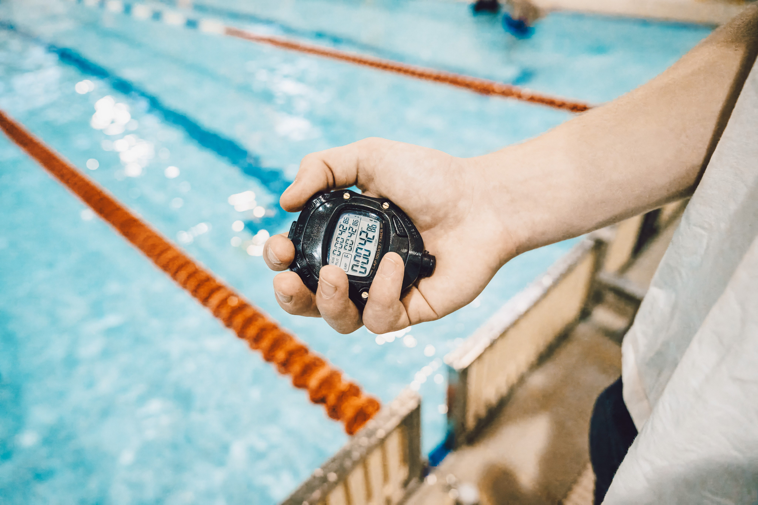 Случайно в бассеине. Портретный фотограф в Санкт-Петербурге Дария Сыч