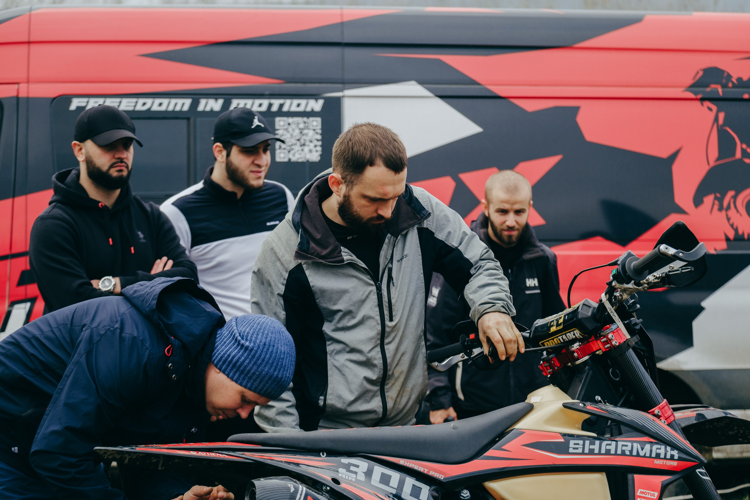 Эндуро Фест от Shamax Motors (Краснодар). Свадебный фотограф Денис Ожигин в Краснодаре и крае. Эмоциональная и стильная съемка вашего дня