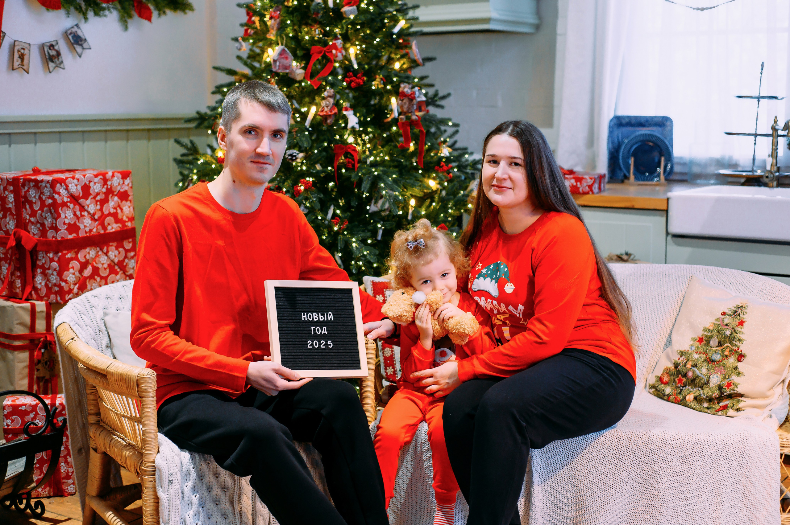 Алиса с мамой и папой 2024. Детский и семейный фотограф Эльмира Веселова