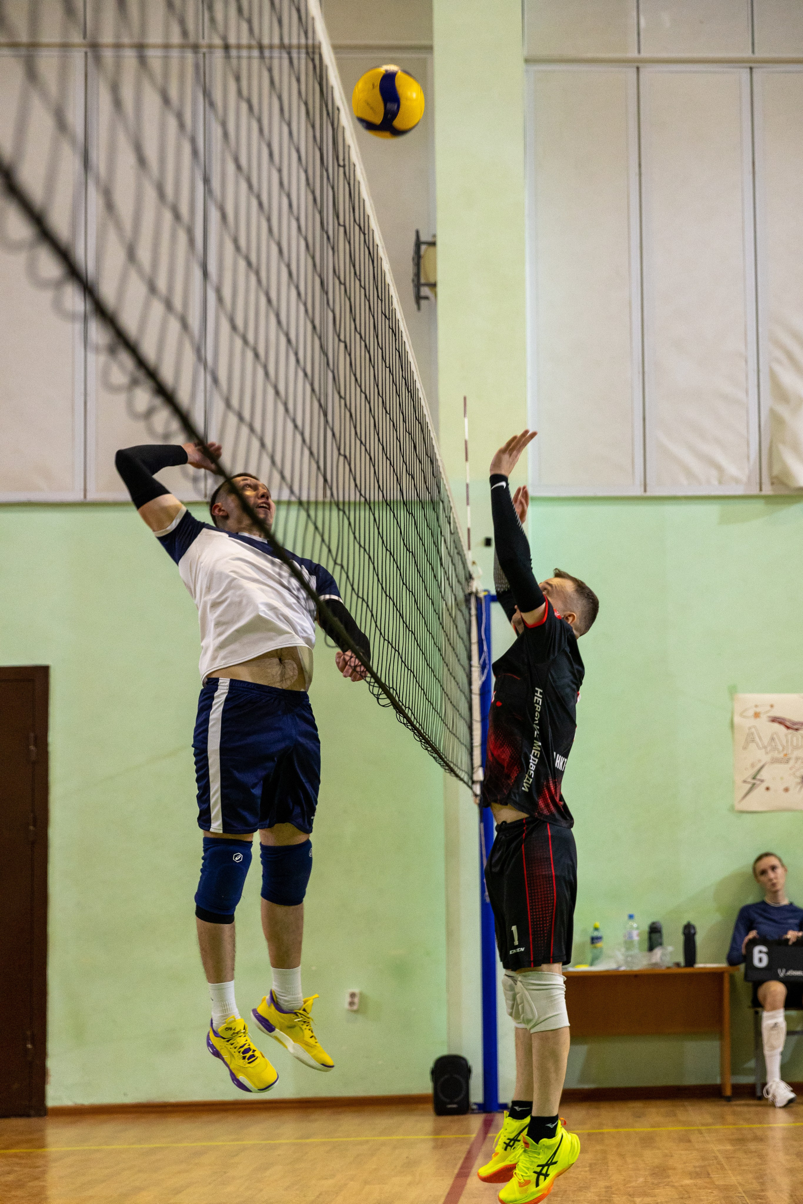 Воллейбол. Товарищеский матч. Репортажный фотограф Санкт-Петербург | Роман Карбышев