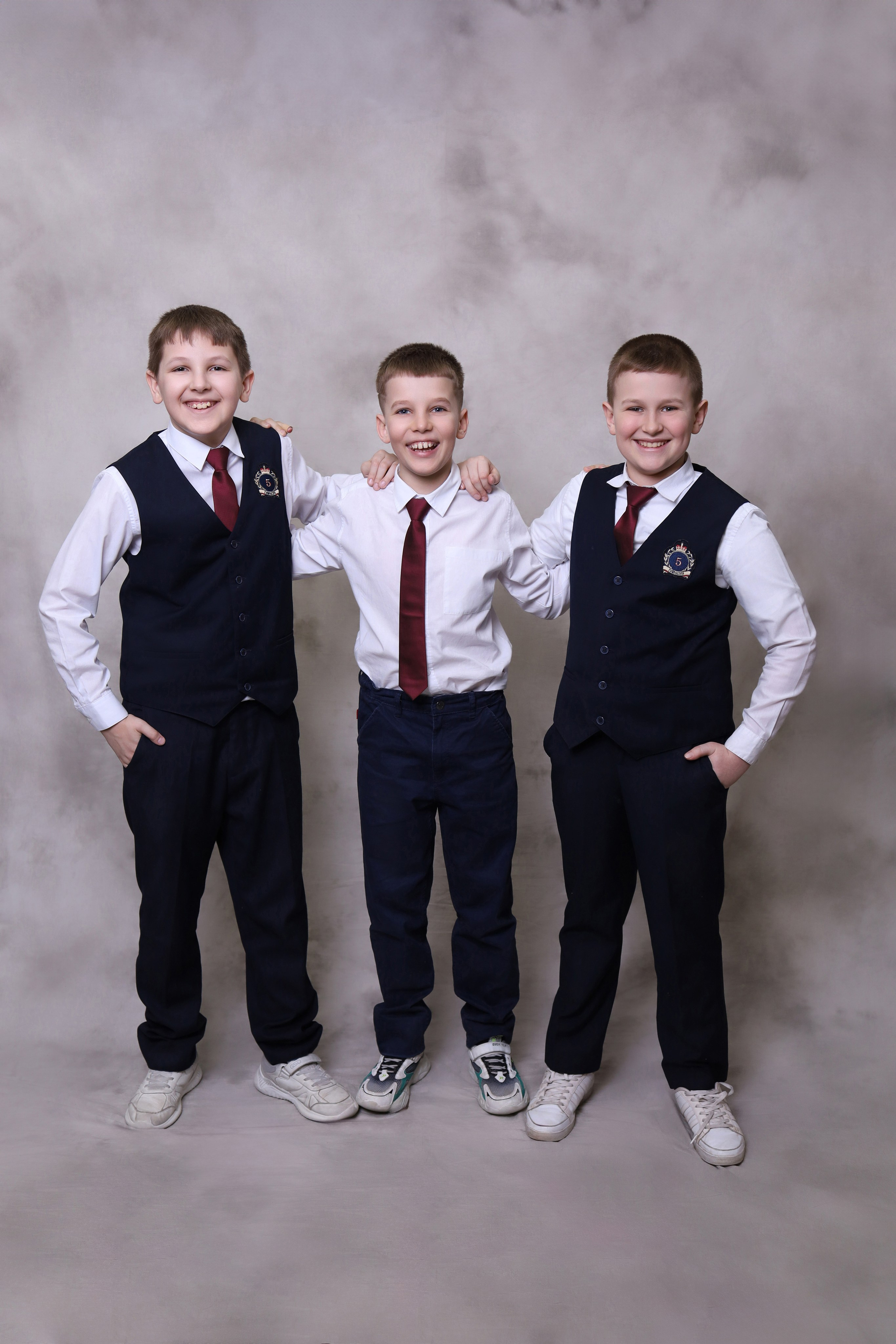 Выпускные альбомы для начальной школы печать на заказ. Выпускные альбомы в Тюмени для школ, садов, вузов спортивных секций