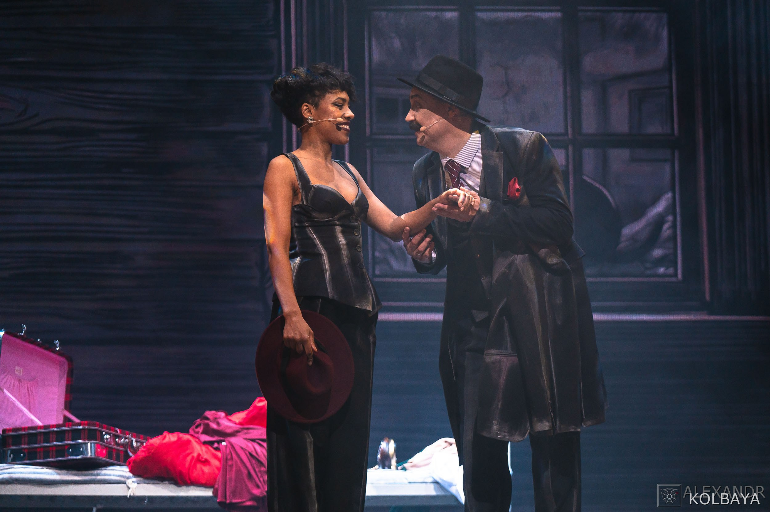 Фотографии со спектакля «Однажды в городе N». Концертный и театральный репортажный фотограф в Москве Александр Колбая