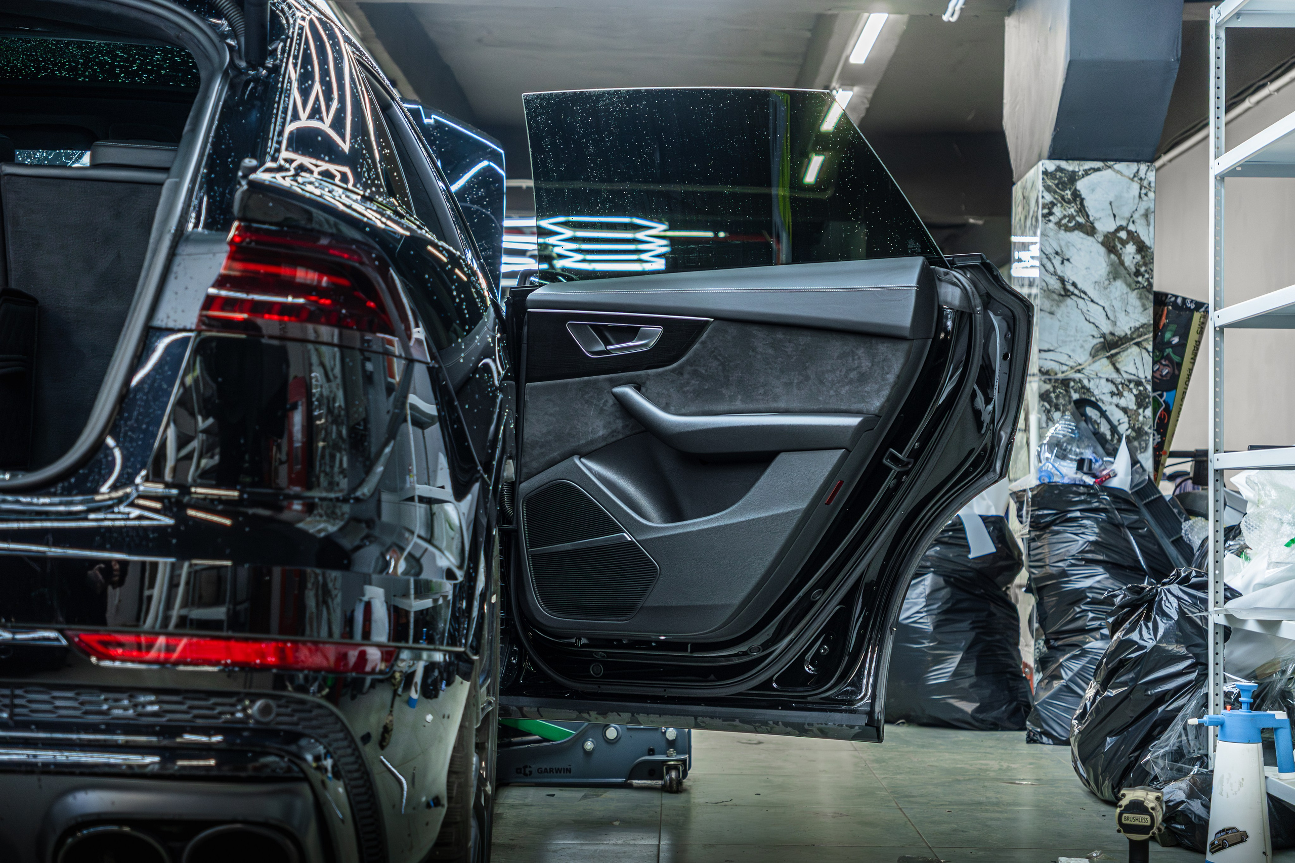 Audi Q8. Valya Fleks