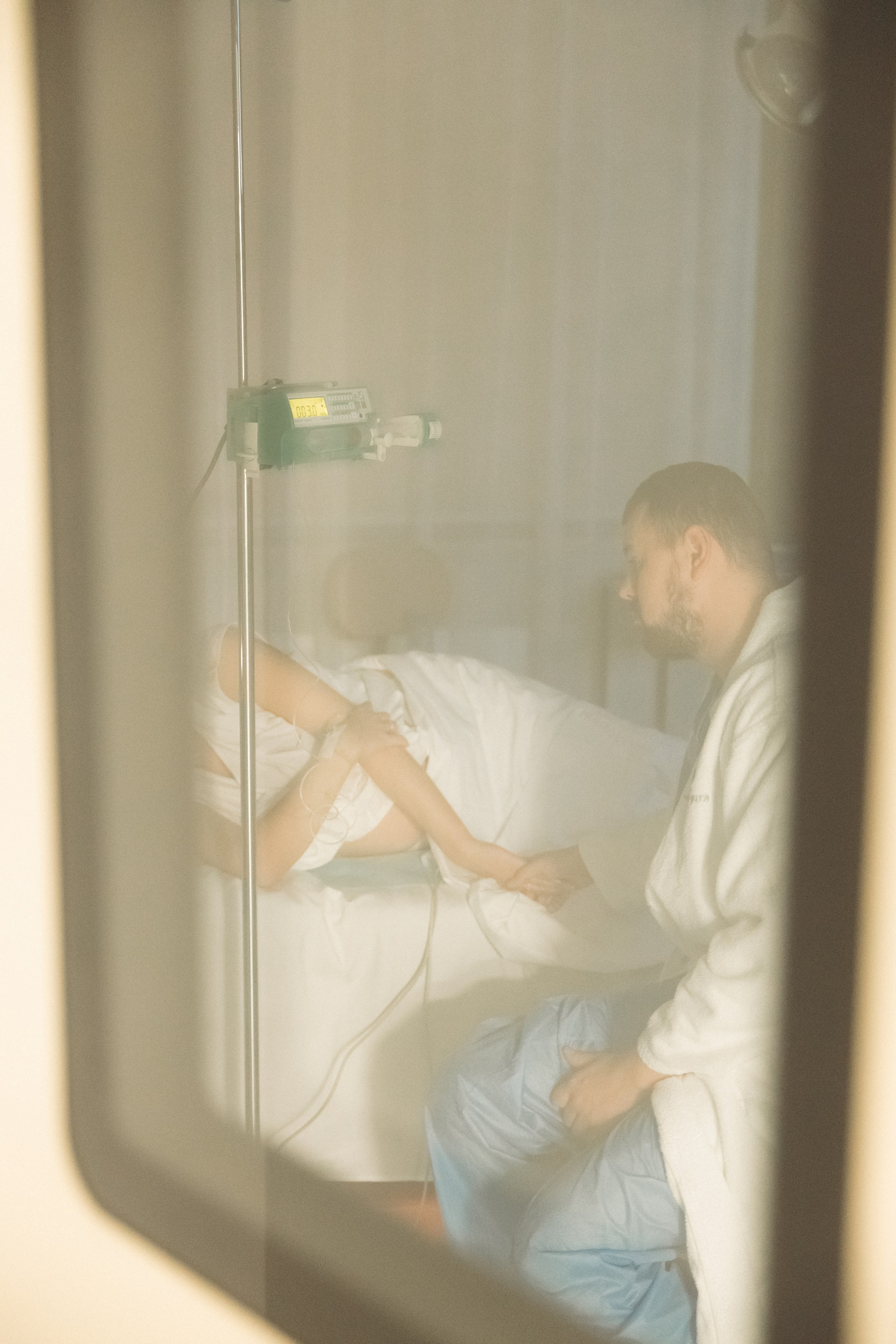 Рождение и выписка Миши. Клинический госпиталь MD GROUP на Севастопольском проспекте. Фотограф на роды в Москве. Фото и видео родов. Фотопроект «Продолжение рода»