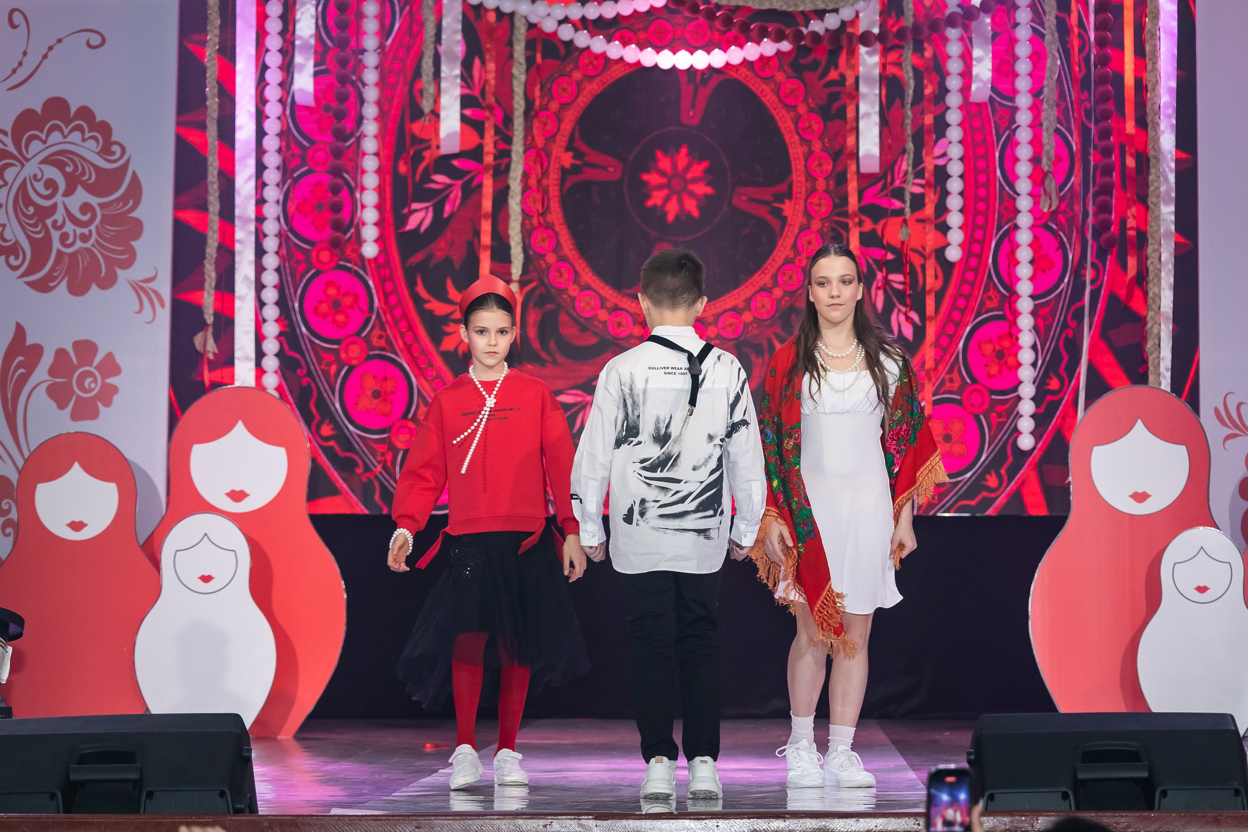 Показ Happy Kids. Выпускные альбомы во Владивостоке