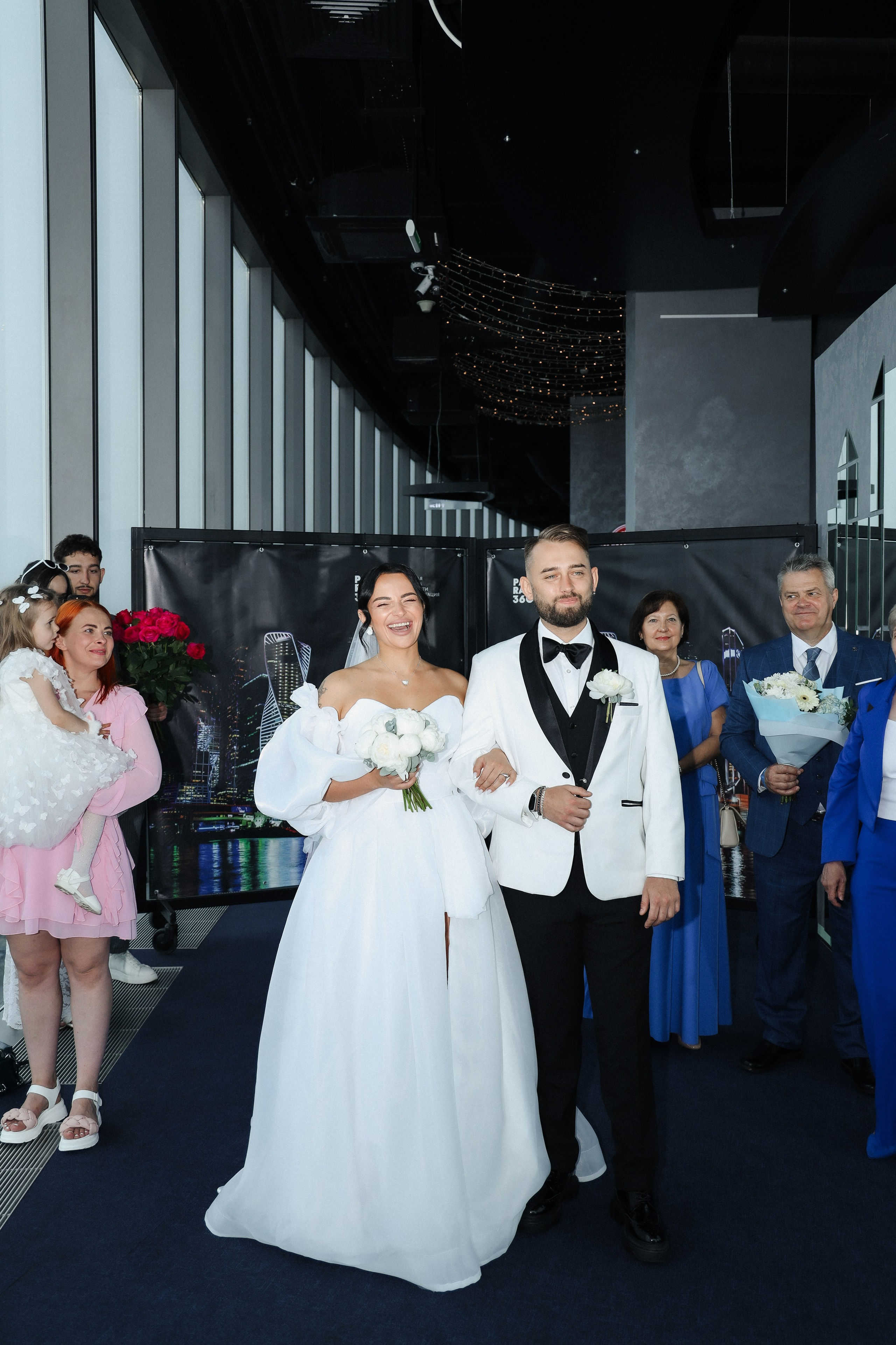 Т. + А. Роспись в Сити, прогулка по набережным Москвы. Семейный и lovestory фотограф в Москве Светлана Коняхина