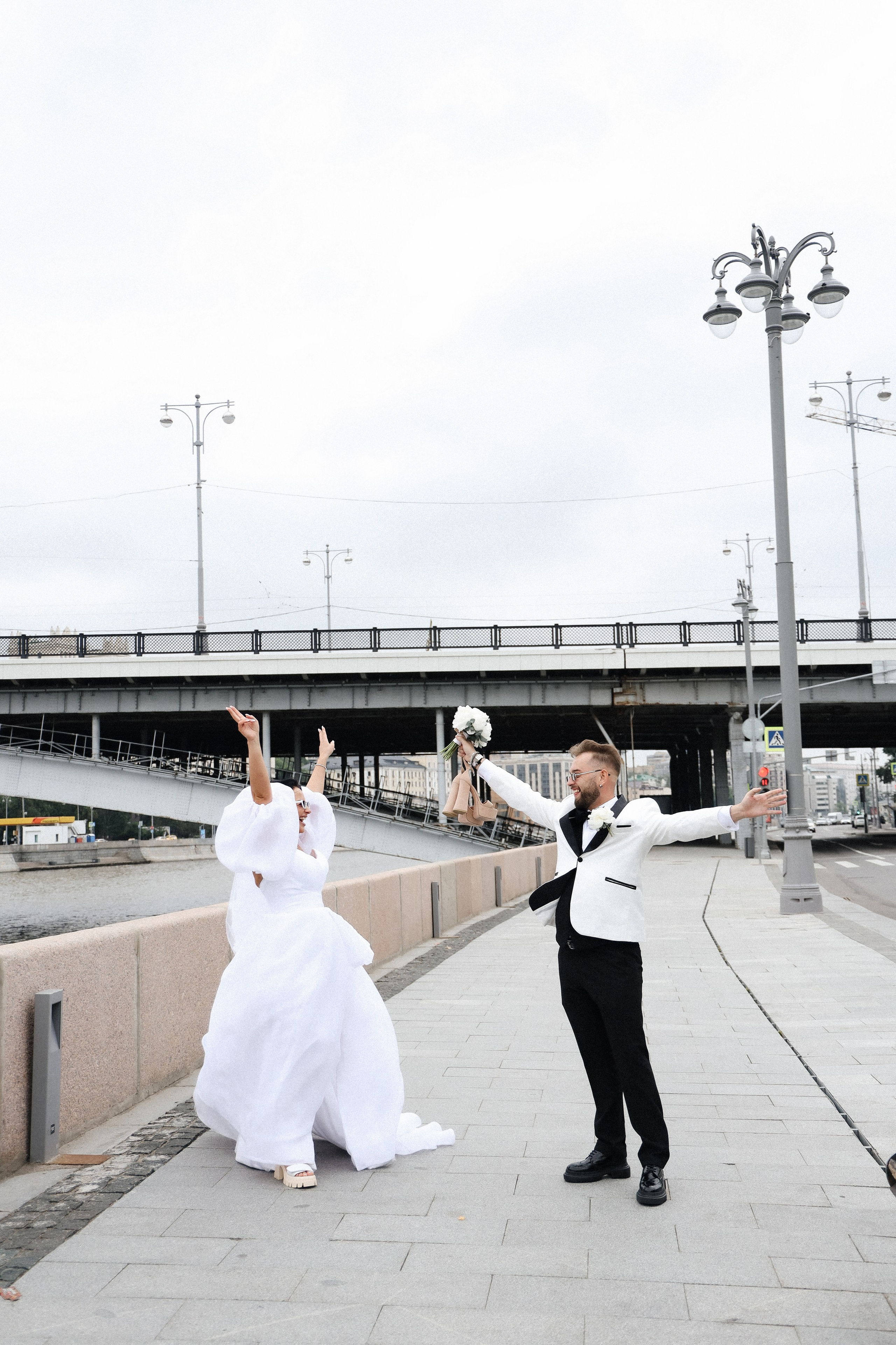 Т. + А. Роспись в Сити, прогулка по набережным Москвы. Семейный и lovestory фотограф в Москве Светлана Коняхина