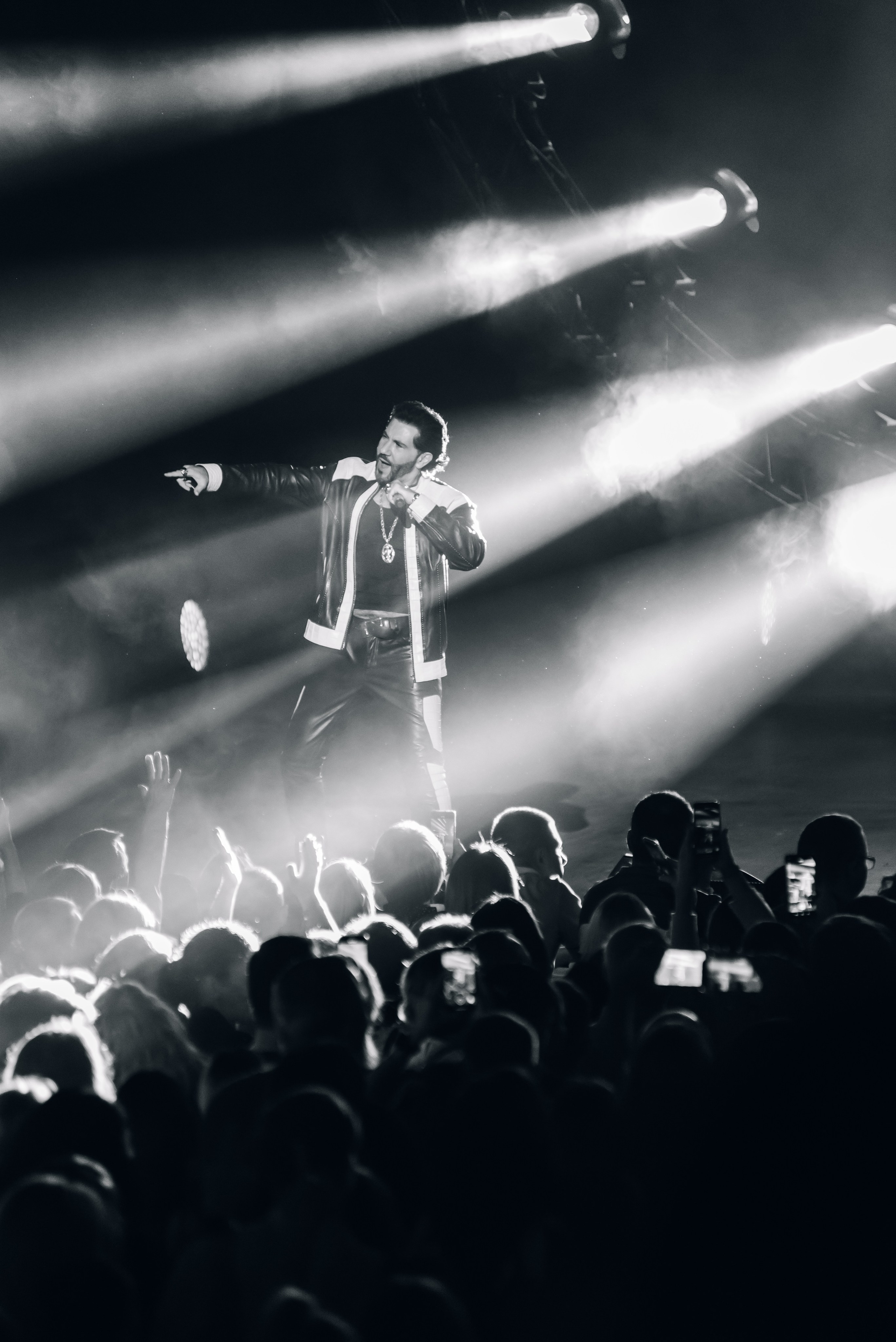 Дискотека 80-90-2000х — «Имена на все времена», Крокус Сити Холл. Бренд-фотограф для экспертов и блогеров в Москве Влада Горбовская