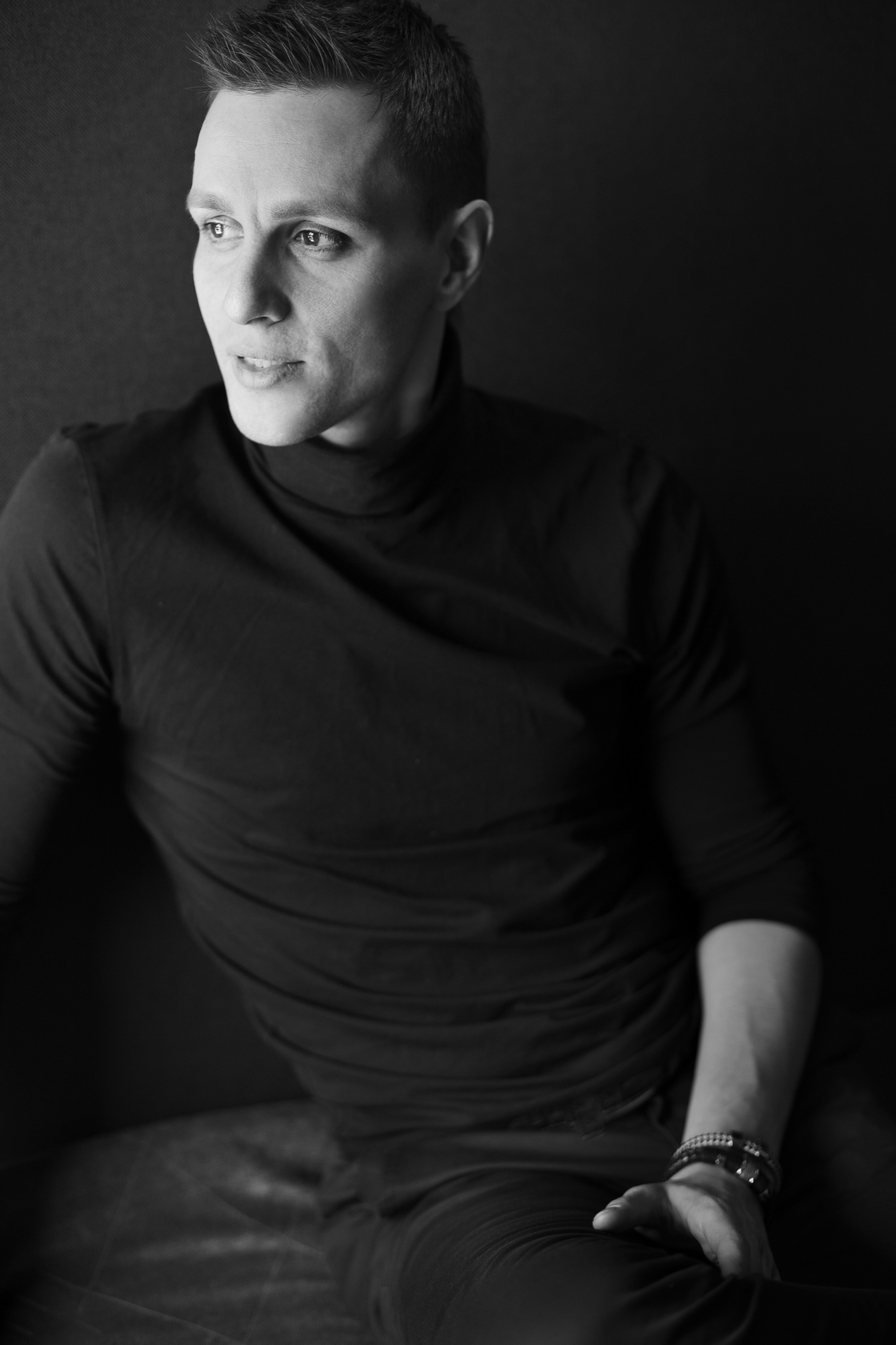 Илья Ларионов. иллюзионист. Психолог с фотоаппаратом Зимина Оксана