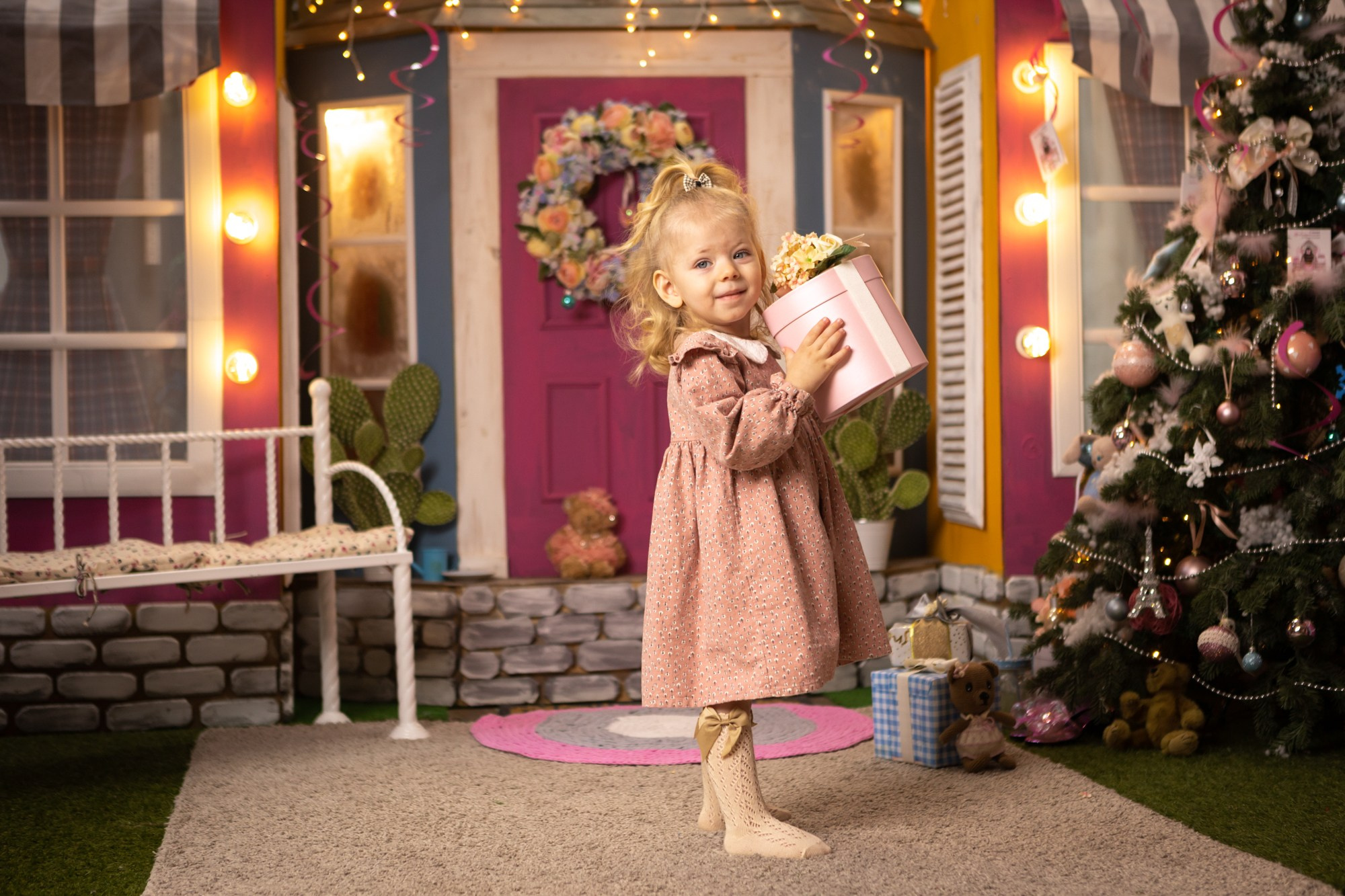 Семейная новогодняя фотосессия. Фотограф в Оренбурге. Профессиональный фотограф