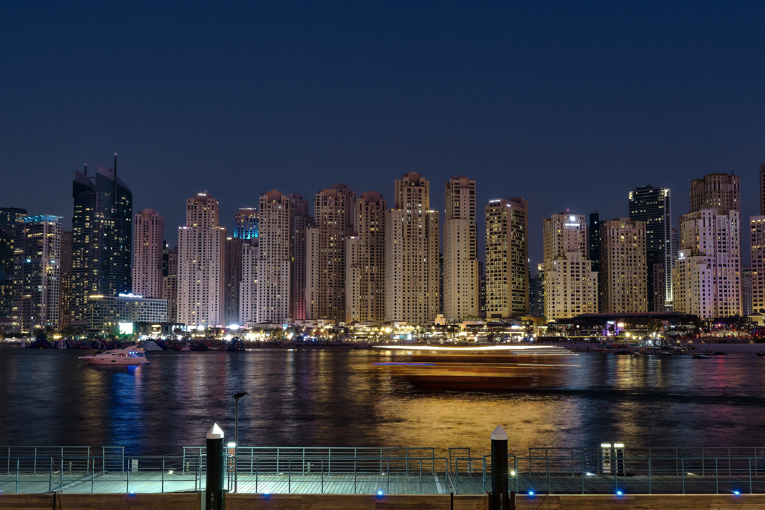 Dubai & Abu Dhabi. Aleksandr Kobtsev