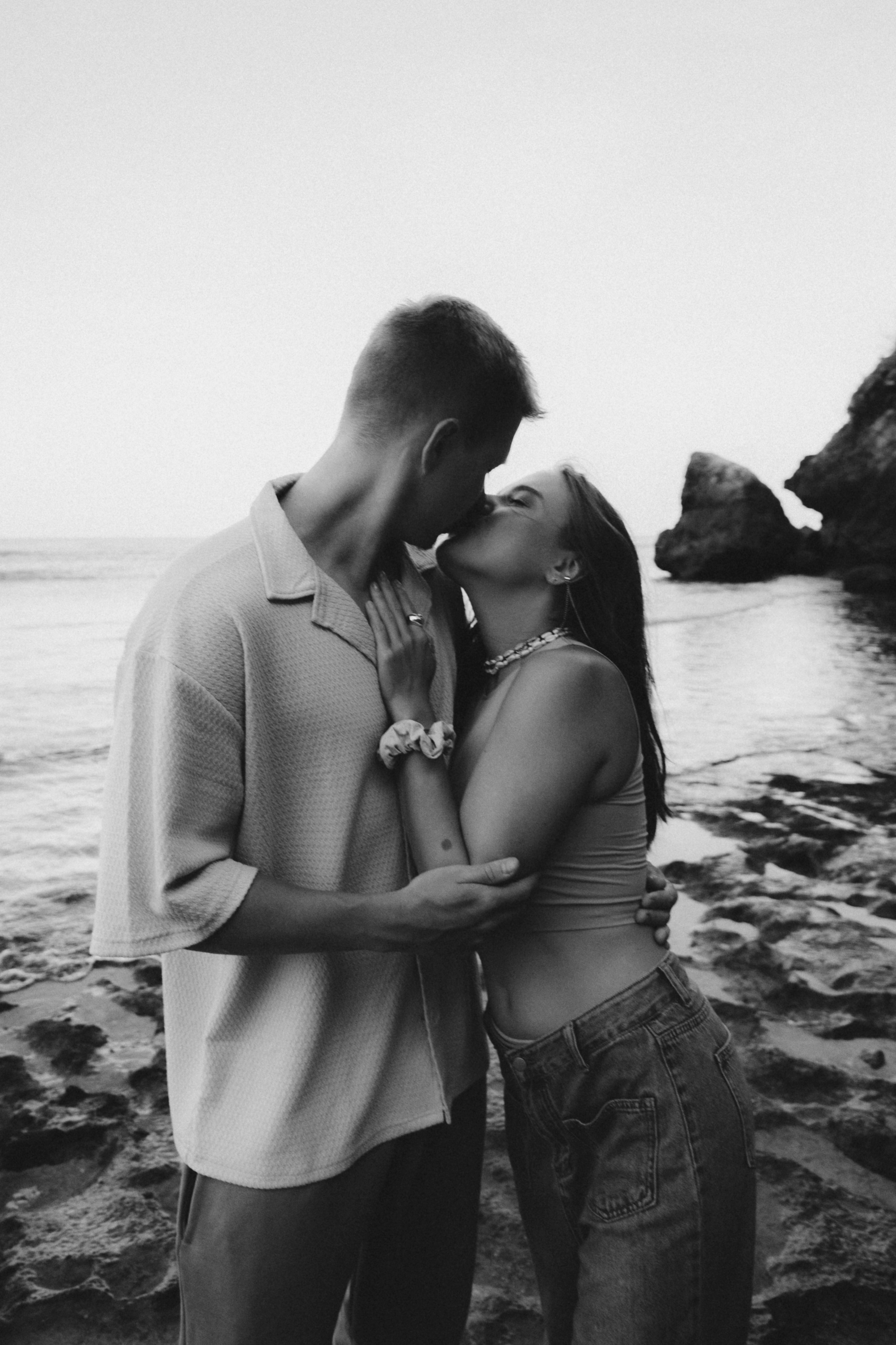 Маша и Сёма, океан — Парная фотосессия на пляже — Xeni Photography. Xeni Photography