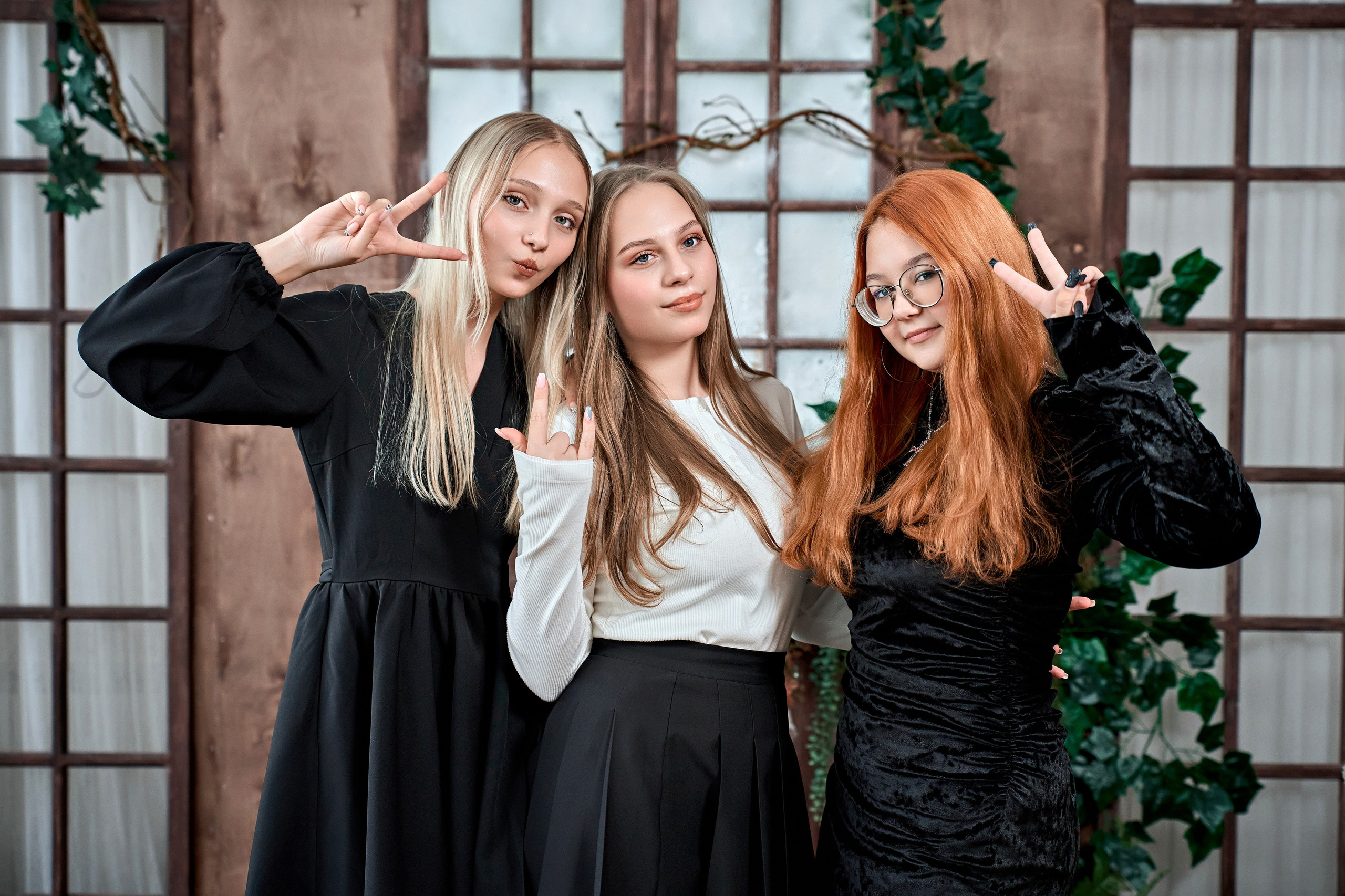 Фотосъёмка в студии «Окна» на выпускные альбомы. Калуга. Фотограф Меняйло Евгений. Свадьба. Портрет. Репортаж. Семья. Контент