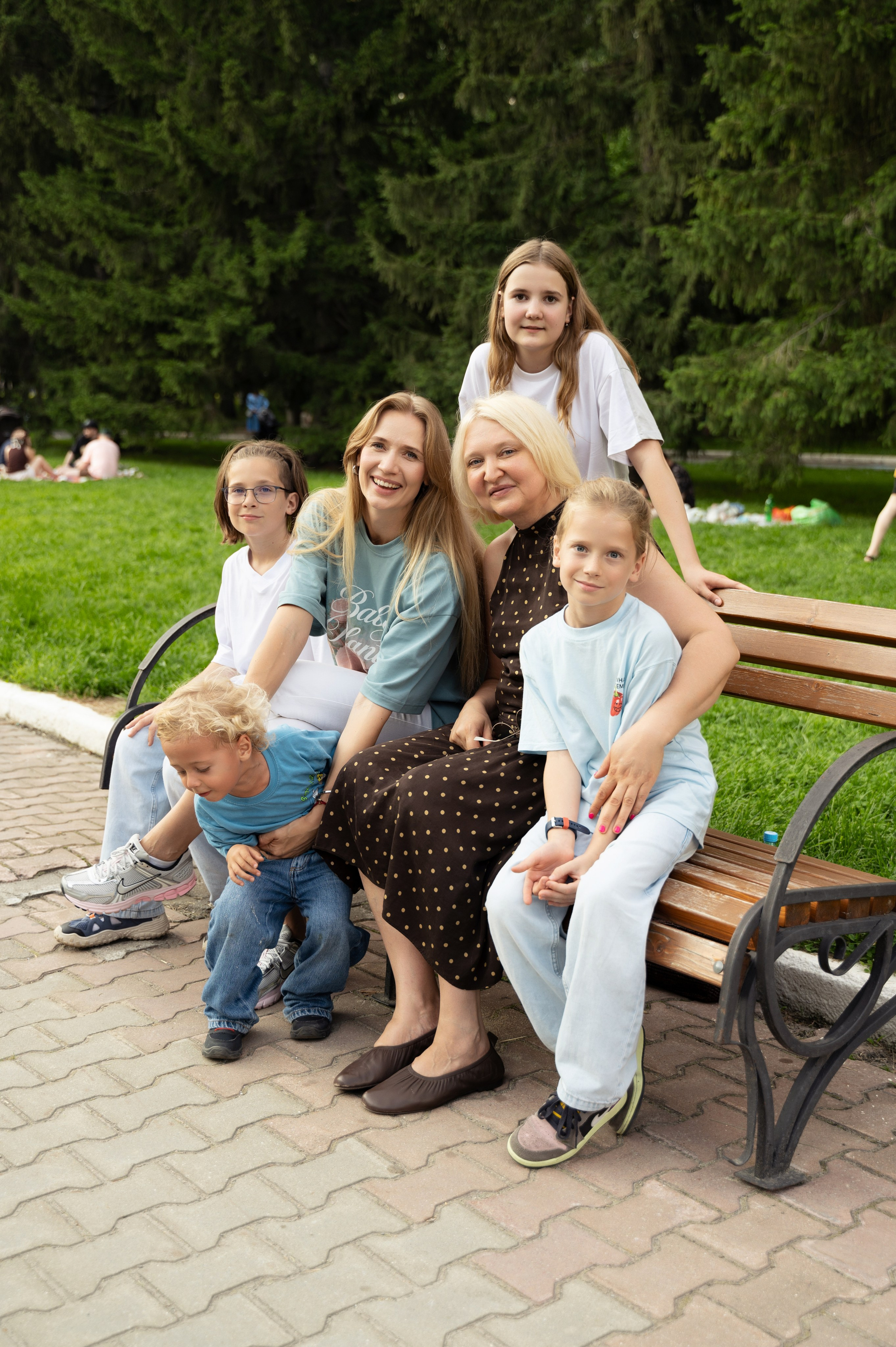 Настя с семьей. Елена Задорина