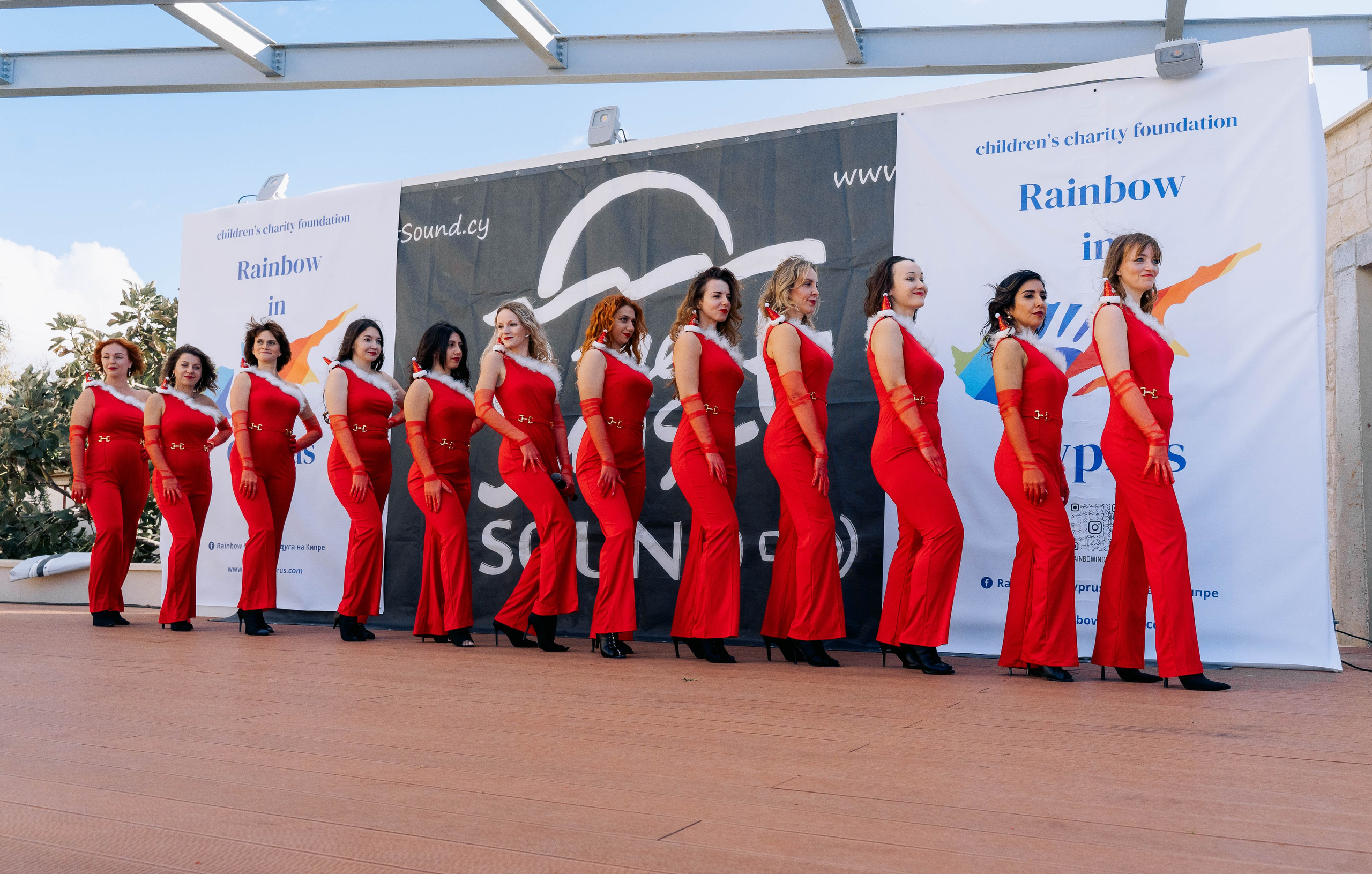 Новогодняя ярмарка от БФ «Радуга на Кипре». Свадебный и семейный фотограф Ирина Чернова