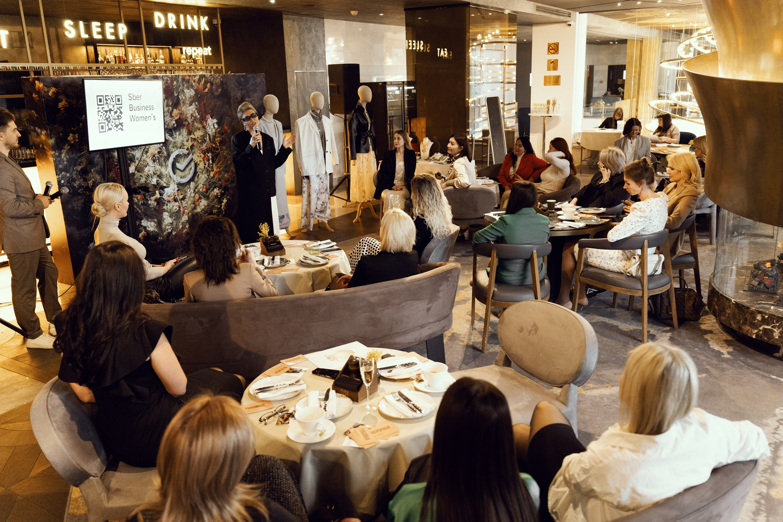 СБЕР 8 марта. ФОТОГРАФ ИВАН СЕЛИВАНОВ