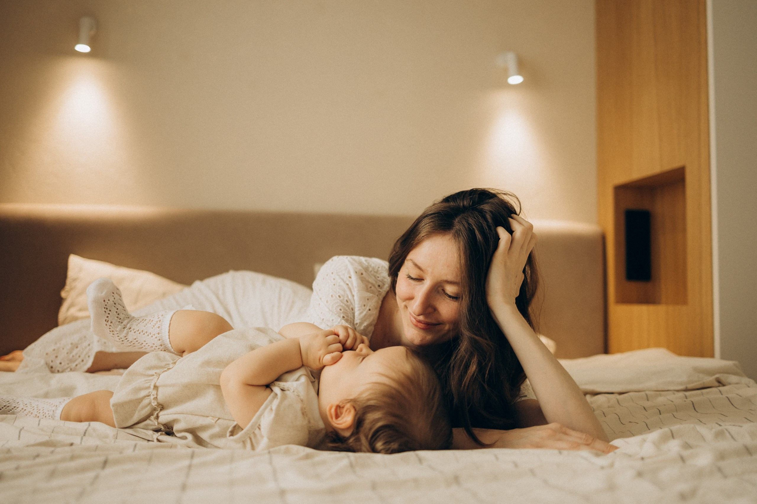 Семейная фотосессия Москва, семейный фотограф в Москве, семейная фотосессия, детский фотограф, семейная фотосессия в отеле, домашняя фотосессия с малышом, домашняя семейная фотосессия, фотосессия с малышом, фотосессия годовасия, фотосессия в годик
