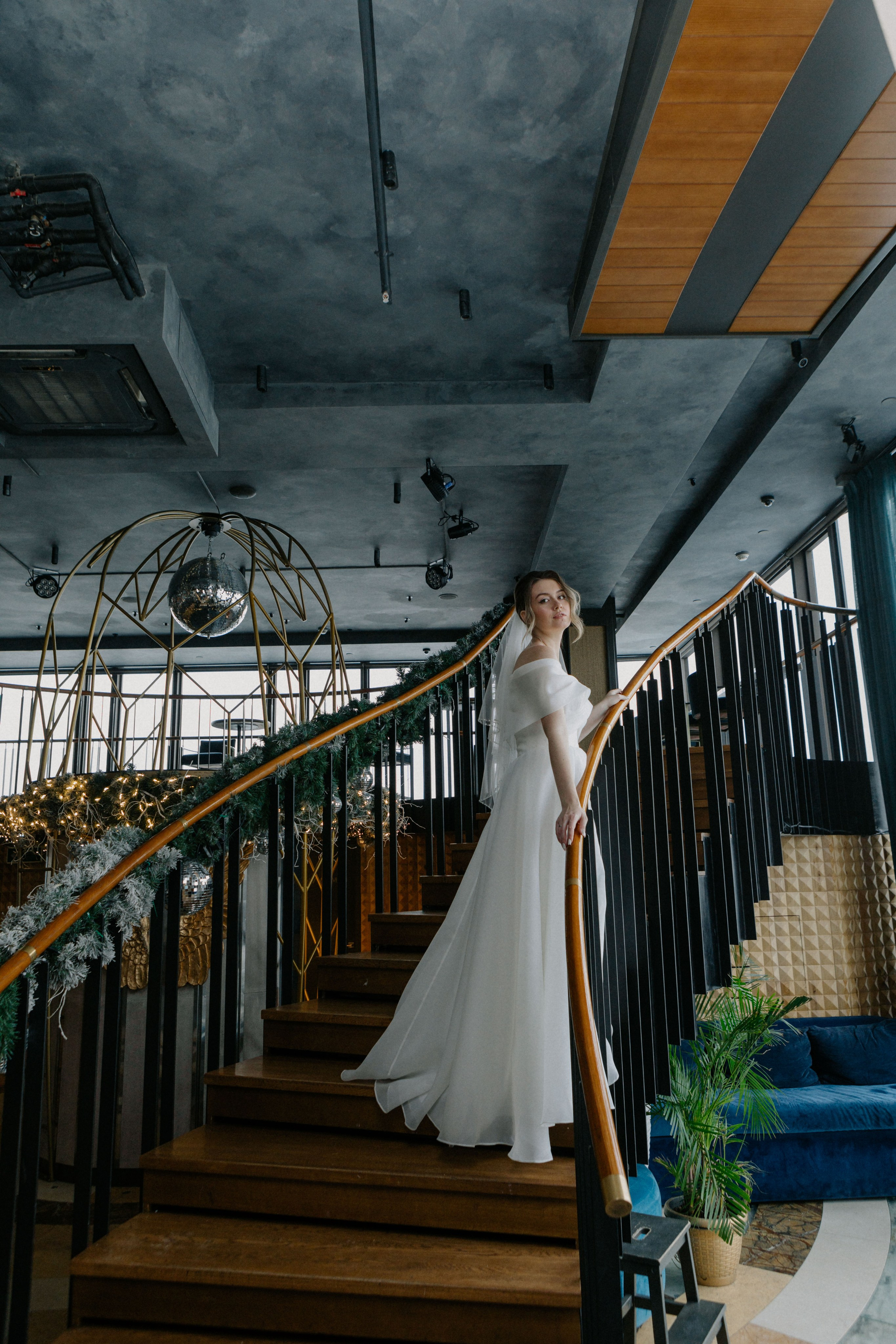 Ксюша и Илья. Утро в отеле роспись в Birds. Свадебный и портретный фотограф в Москве Анастасия Масюк