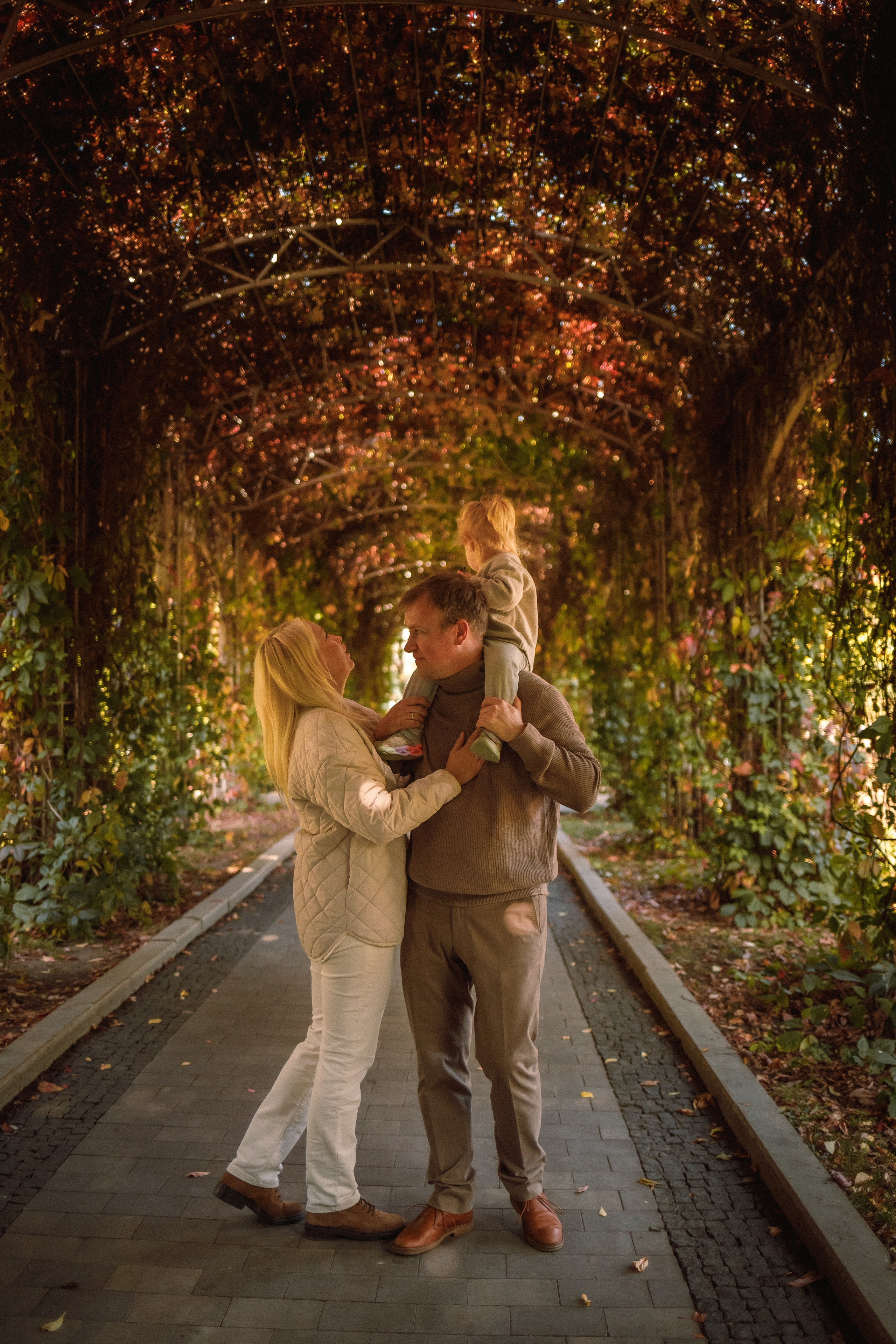 Прогулка в Бауманском саду. Фотограф в Москве Базанова Дарья