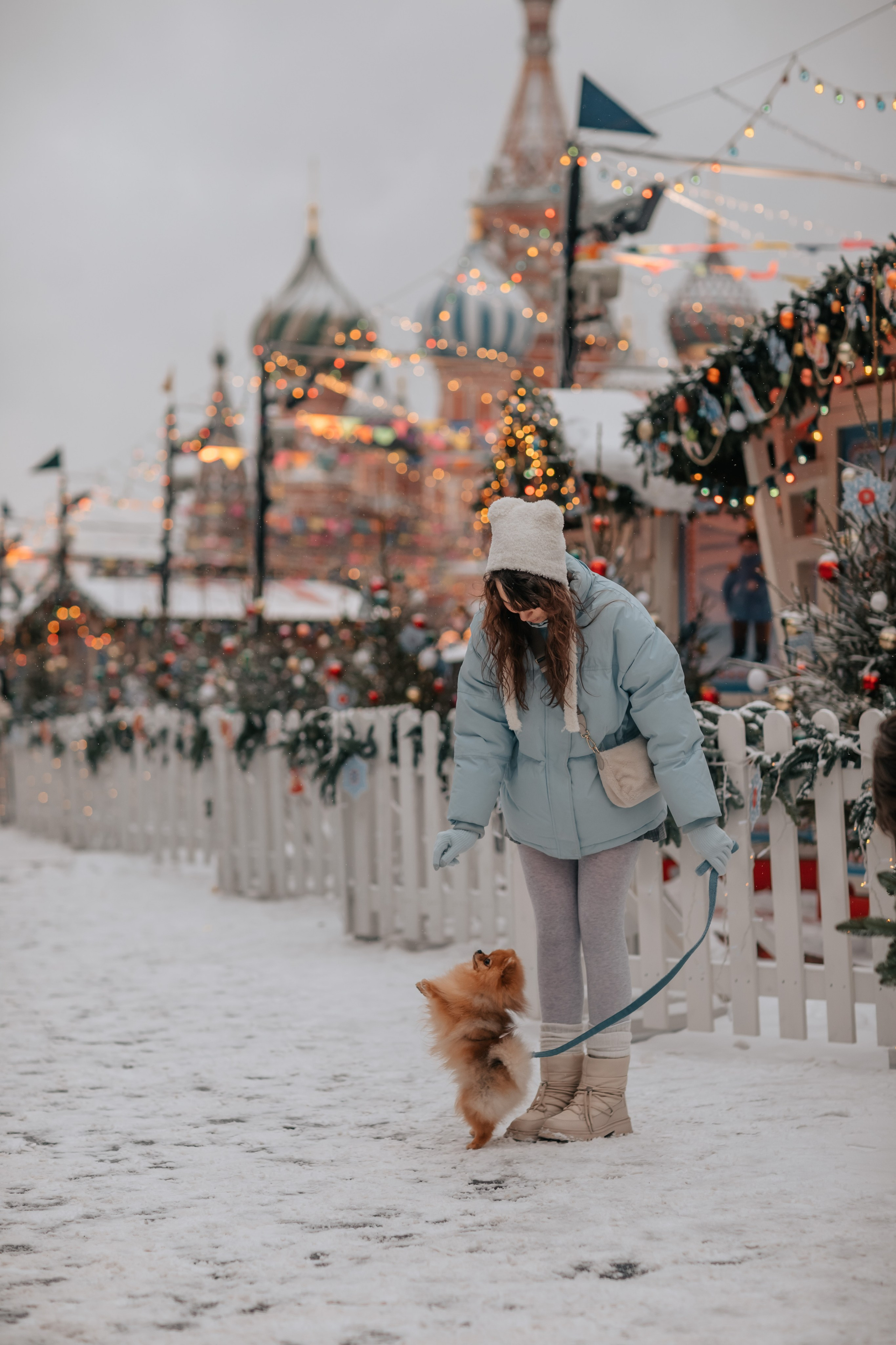 Тоффи и семья на новогодней ярмарке. Семейный фотограф анималист Мария Крючкова