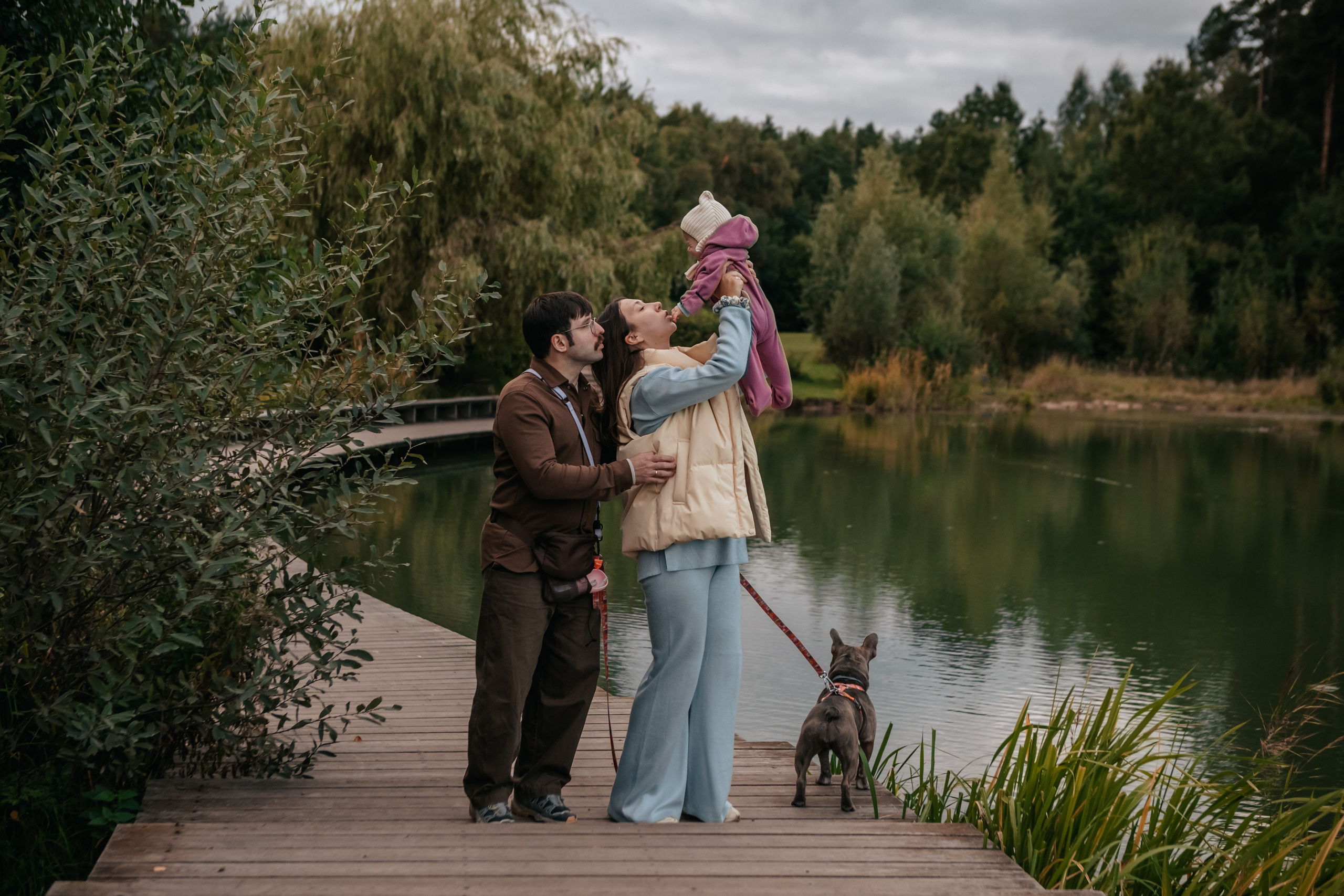 Габи и семья. Прогулка в Мещерском парке. Семейный фотограф анималист Мария Крючкова