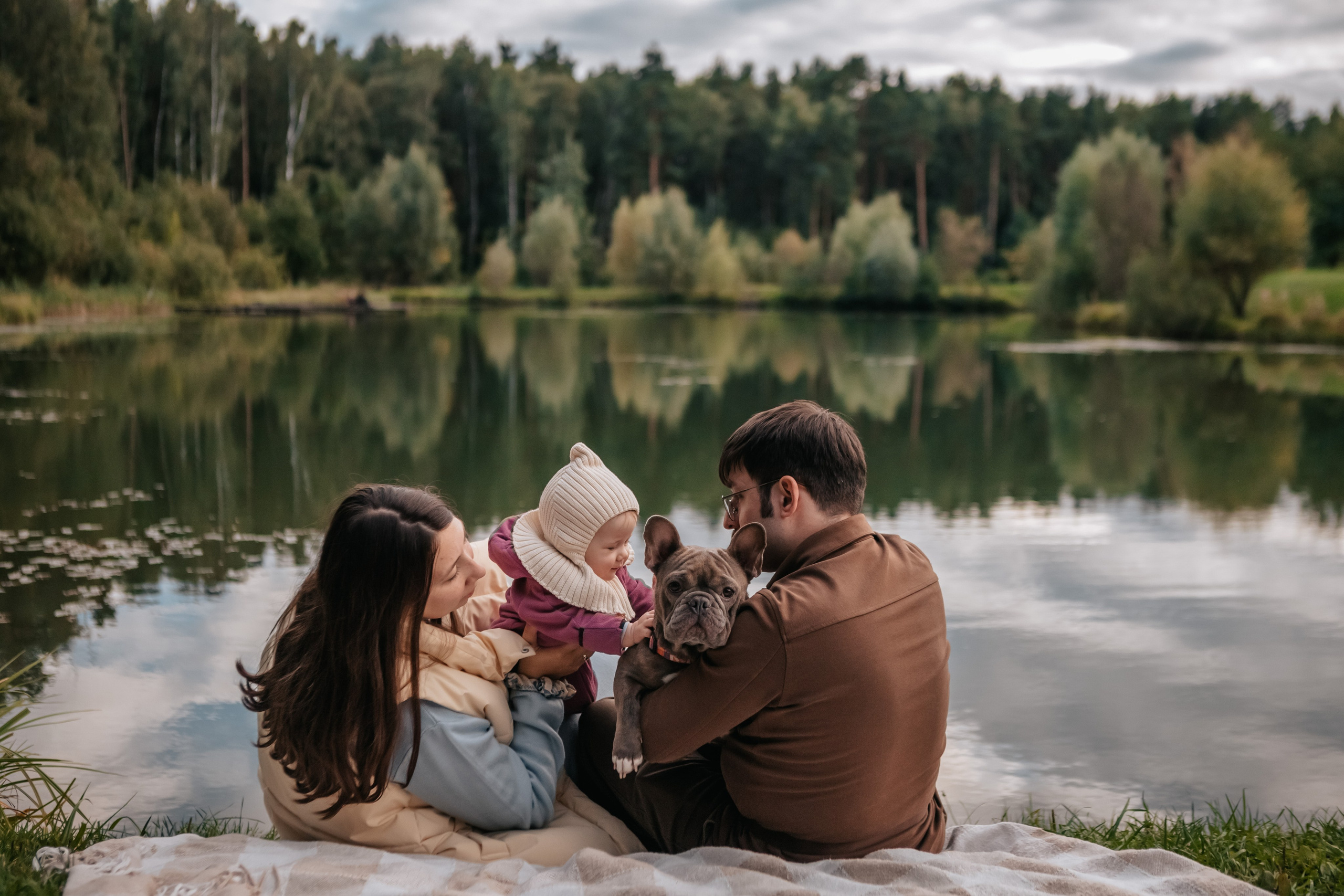 Габи и семья. Прогулка в Мещерском парке. Семейный фотограф анималист Мария Крючкова