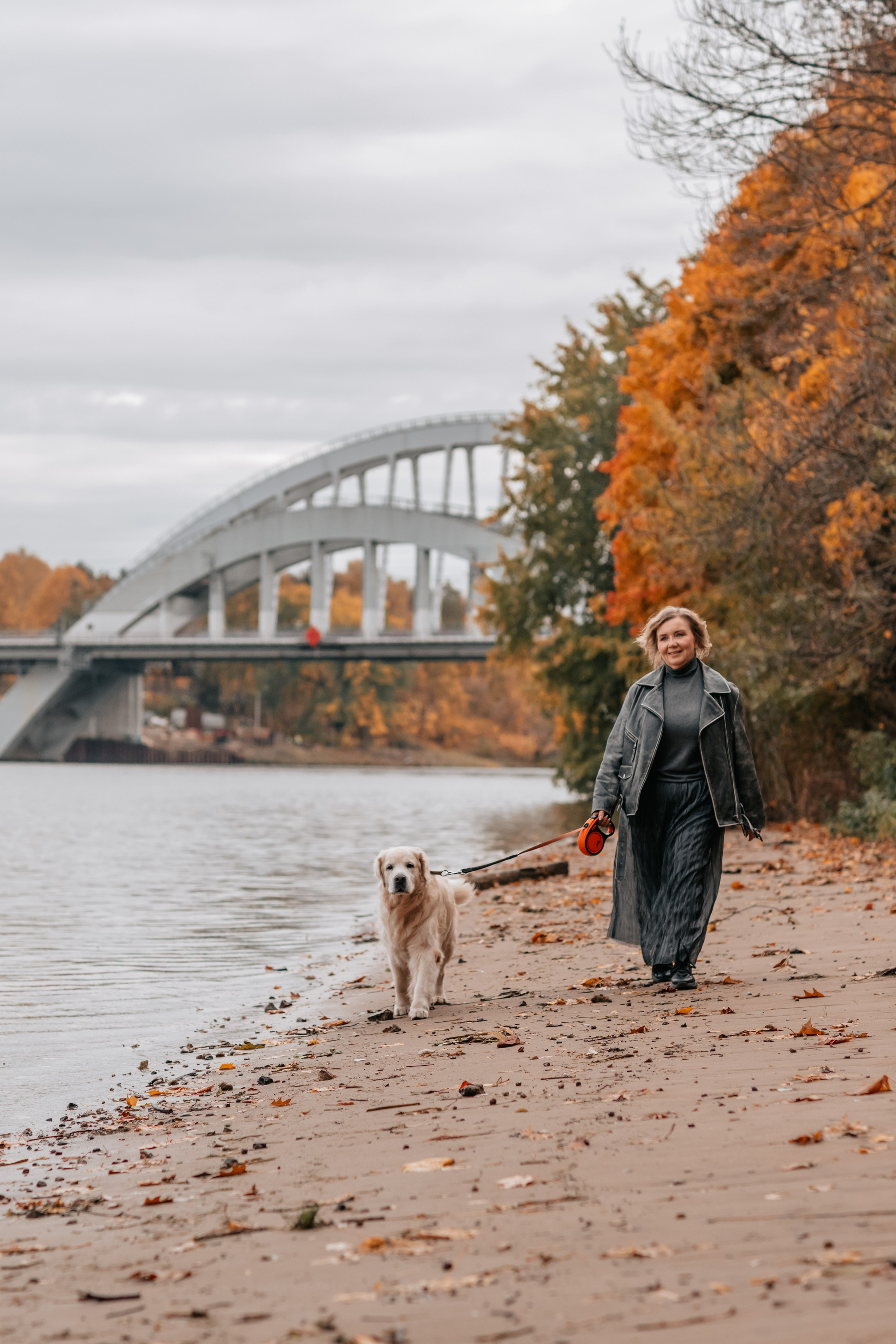 Рэм и семья, прогулка в осеннем парке. Семейный фотограф анималист Мария Крючкова