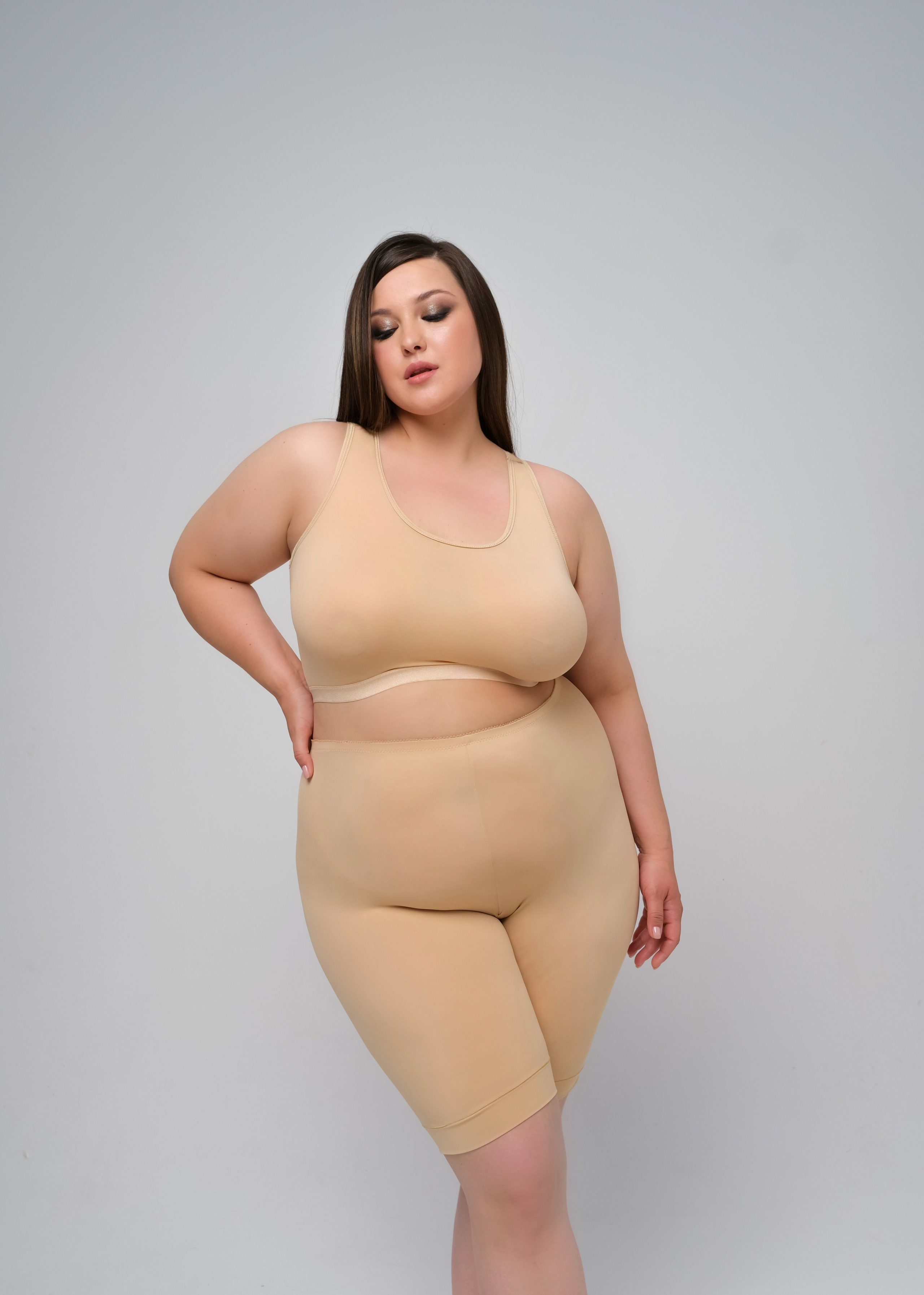 Дарья, 59-60 р-р, 172 рост. KED Production — продакшн из СПб. Создаём фото, видео и контент, который помогает брендам и селлерам продавать больше