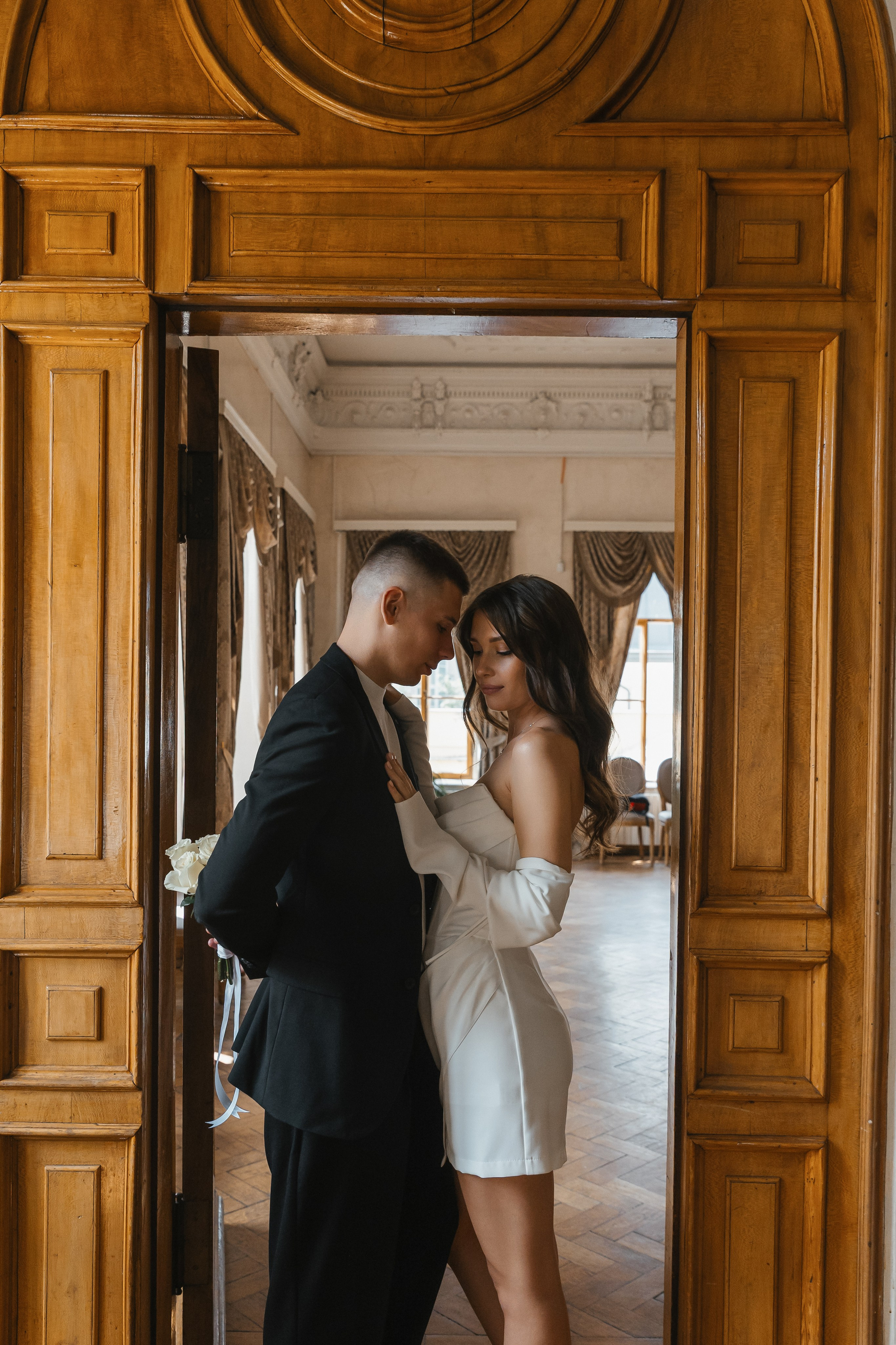 Свадебная фотосессия в Библиотеке-читальне им. А. С. Пушкина. Фотограф и видеограф Анна Домашенко