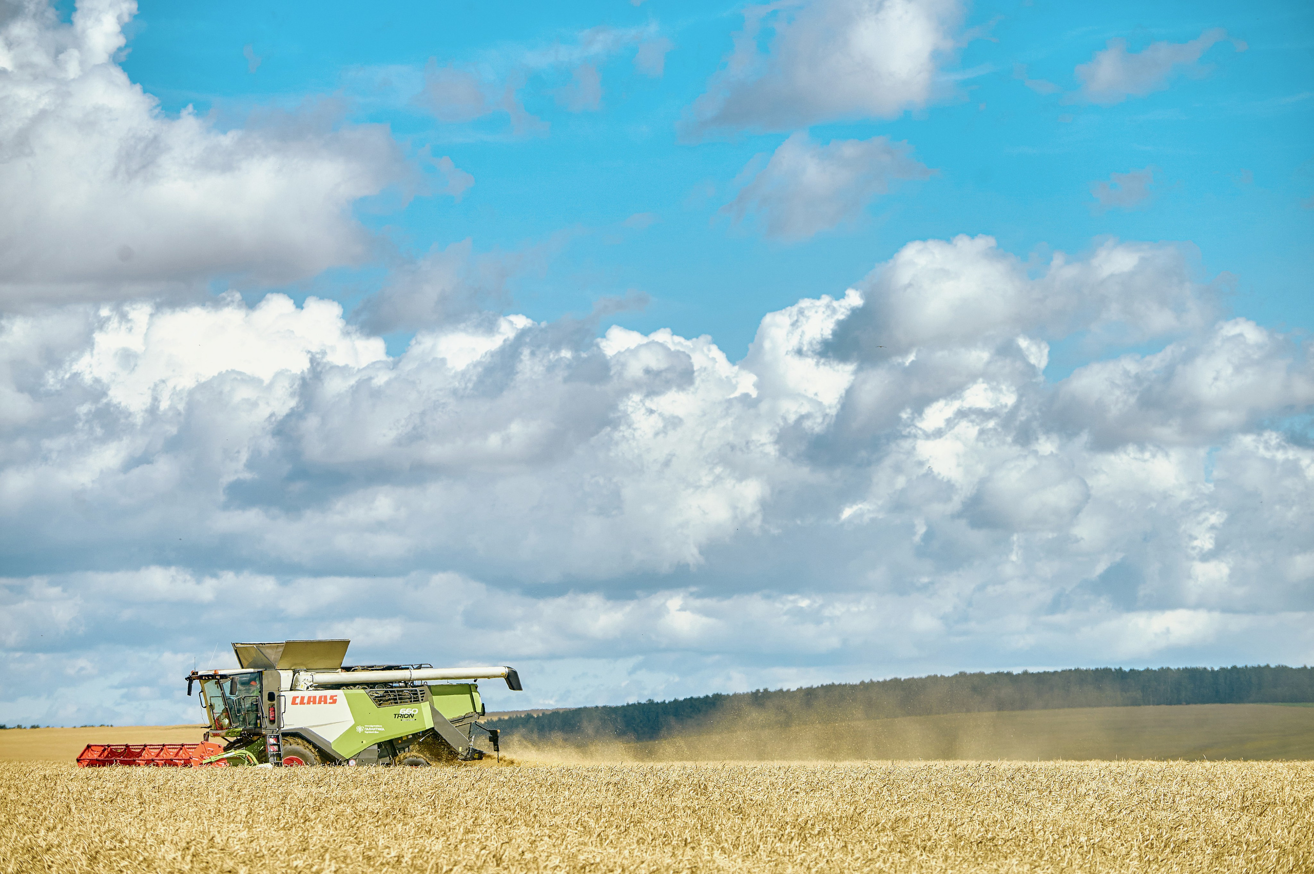 Сельхозтехники Галактика — представление в работе близ г. Абакан. Фотограф Яковлев Роман — Красноярск