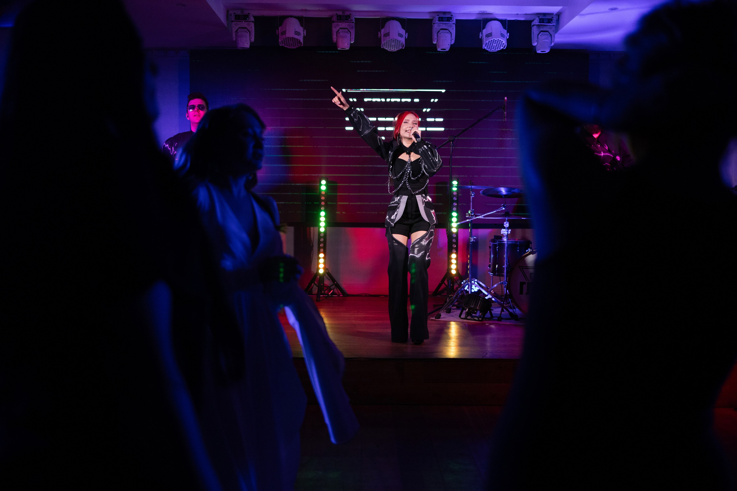 И в конце вечера мы выпьем шампанское за наш день