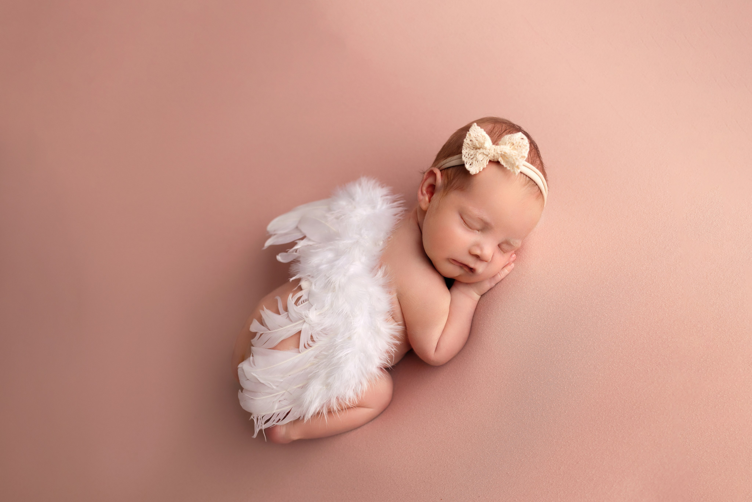 Классическая фотосессия малыша. Фотограф новорожденных малышей в Омске и Омской области Эльвира Камаева