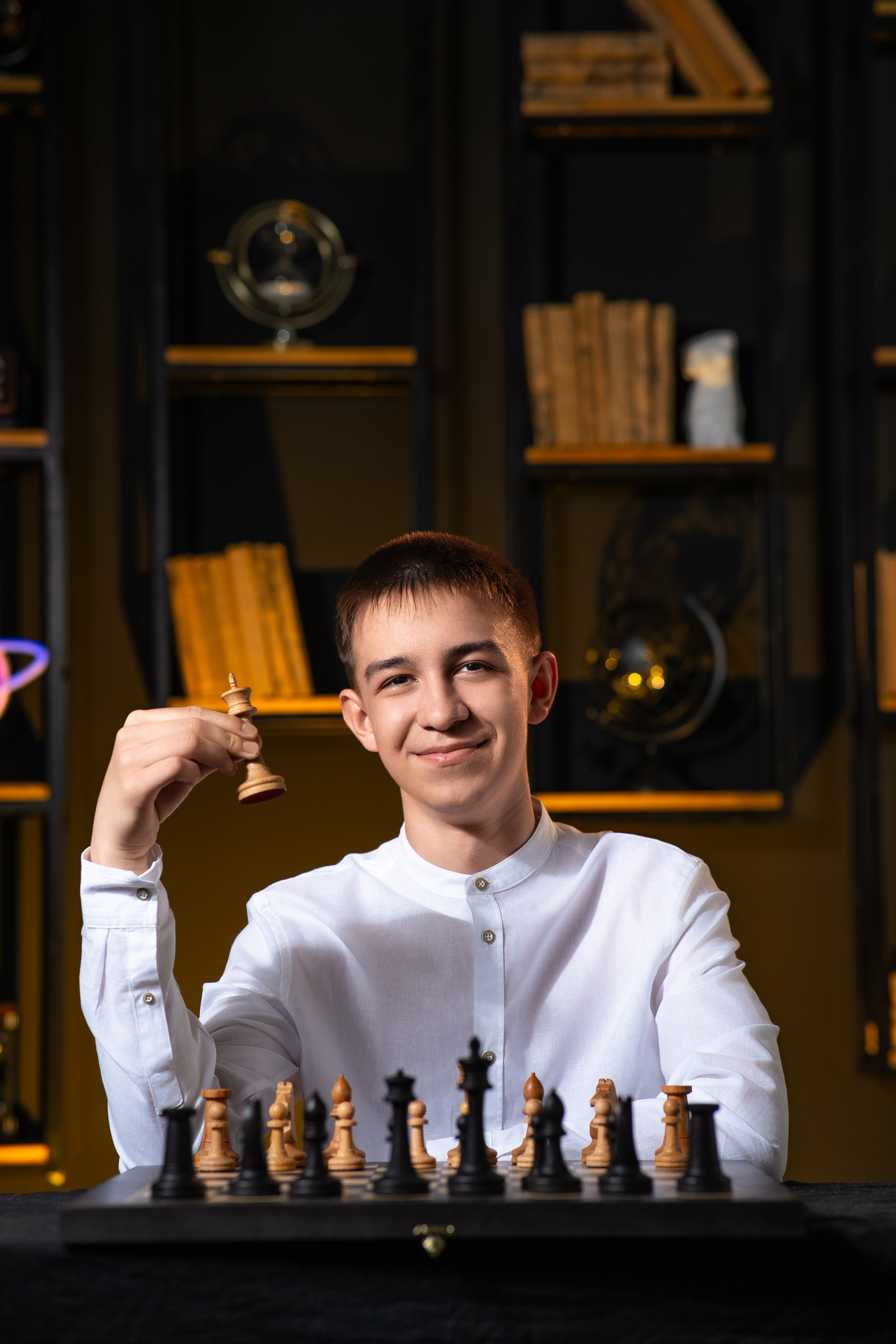 Выпускная фотосессия в фотостудии. Выпускные альбомы Нижнекамск Набережные Челны Фотостудия Небо