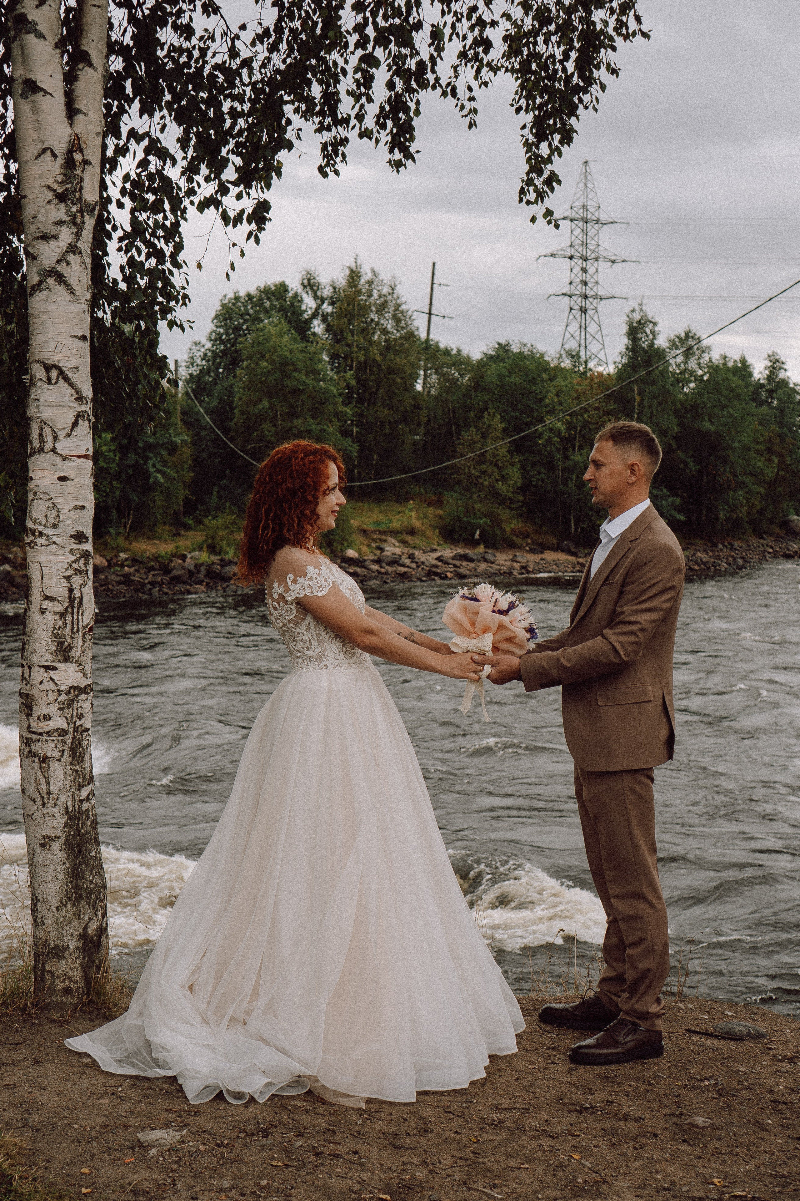 СВАДЕБНАЯ ФОТОСЕССИИЯ ПАРЫ В ГОРОДЕ ПРИОЗЕРСК В СОСНОВОМ ЛЕСУ И С ПИКАПОМ. Профессиональный фотограф, Санкт-Петербург — Виктория Богомолова