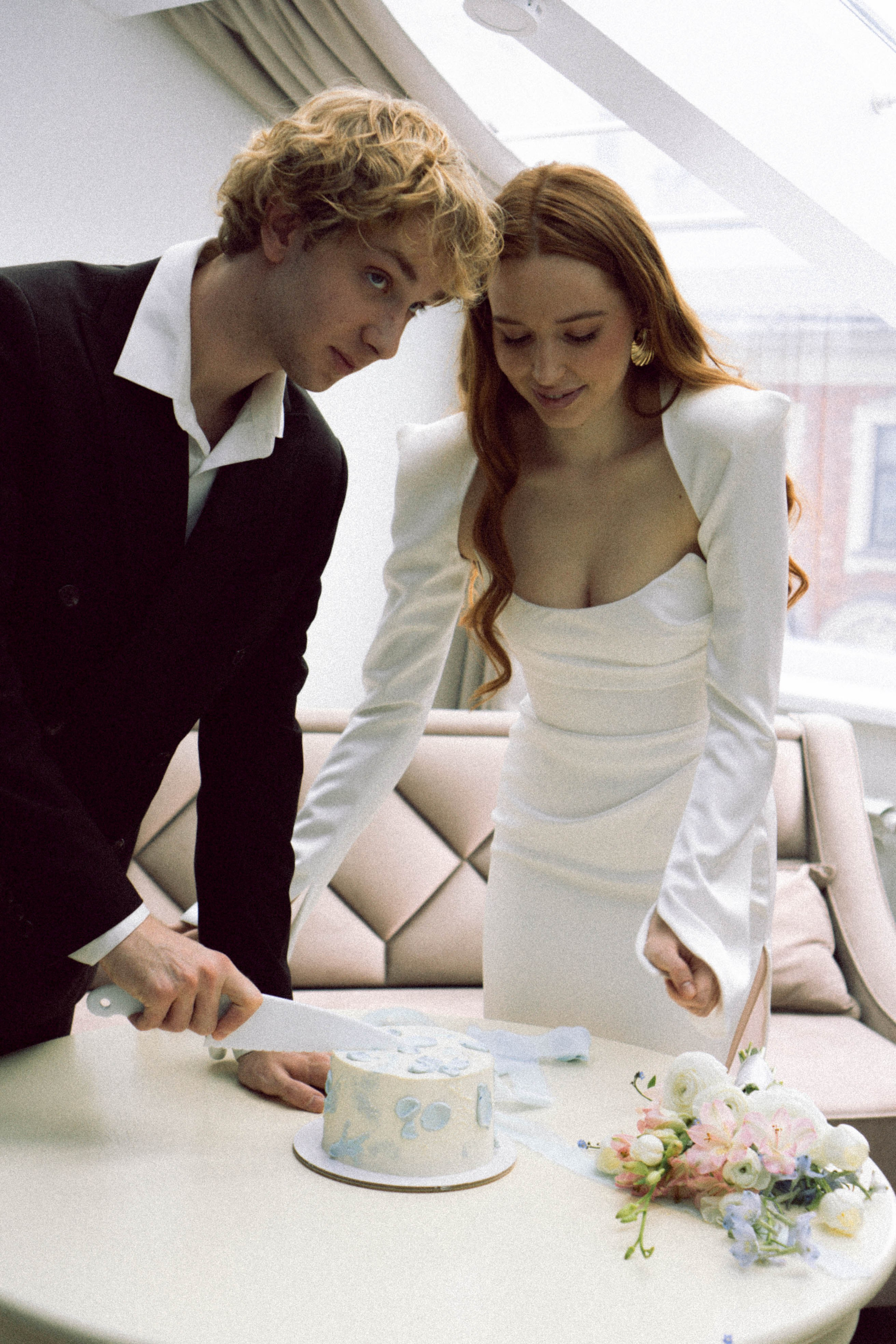 СВАДЕБНАЯ СЬЕМКА В ОТЕЛЕ. СБОРЫ ЖЕНИХА И НЕВЕСТЫ И ТАКЖЕ ТОР И ПОДГОТОВКА К ПРОГУЛКЕ. Профессиональный фотограф, Санкт-Петербург — Виктория Богомолова