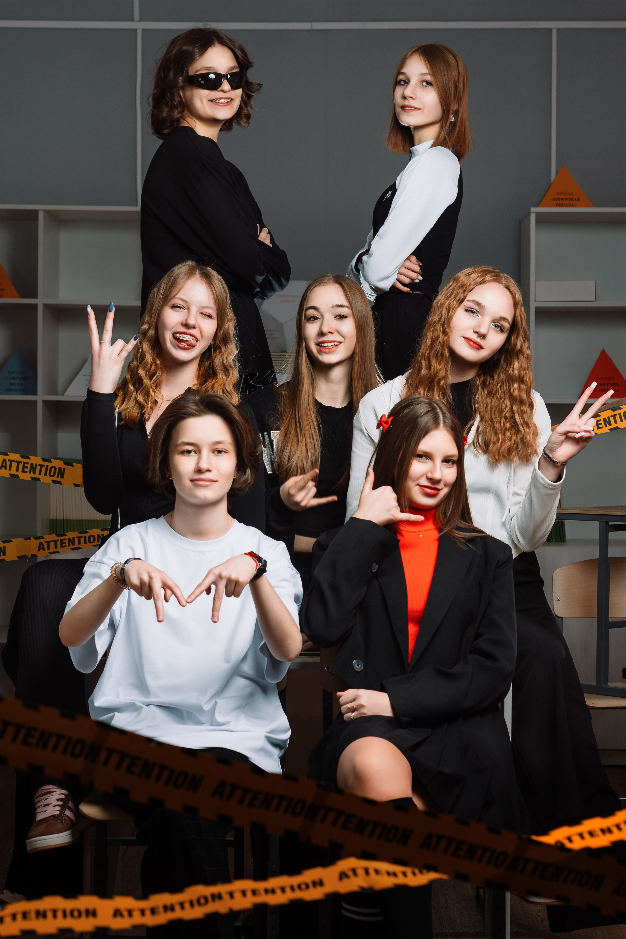 Рушим шаблоны о школьной фотографии!Мелбук. - это современный подход к созданию ярких и современных выпускных альбомов в Хабаровске и Хабаровском крае!Работаем по всему Дальнему Востоку!Наша творческая студия проводит красивые, смешные и классные фотосессии, которые подойдут для мальчиков и девочек,которые учаться в 4, 9, 11 классах.Наши макеты содержат цитаты, фото, фразы, прикольные росписи, которые мы размещаем в дипломе выпускника.Заказать выпускную книгу в городе Хабаровск, настолько же важно, как выпускная песня и выпускная лента на торжественный праздник.Дизайнер наших книг живет в СПБ, а ваши альбомы печатаются в Москве.Посмотрите наши работы на сайте, которые изготовил наш фотограф на Дальнем Востоке в 2024 - 2025 году.На нашем сайте размещены шаблоны, информация, цена и трудовой договор.