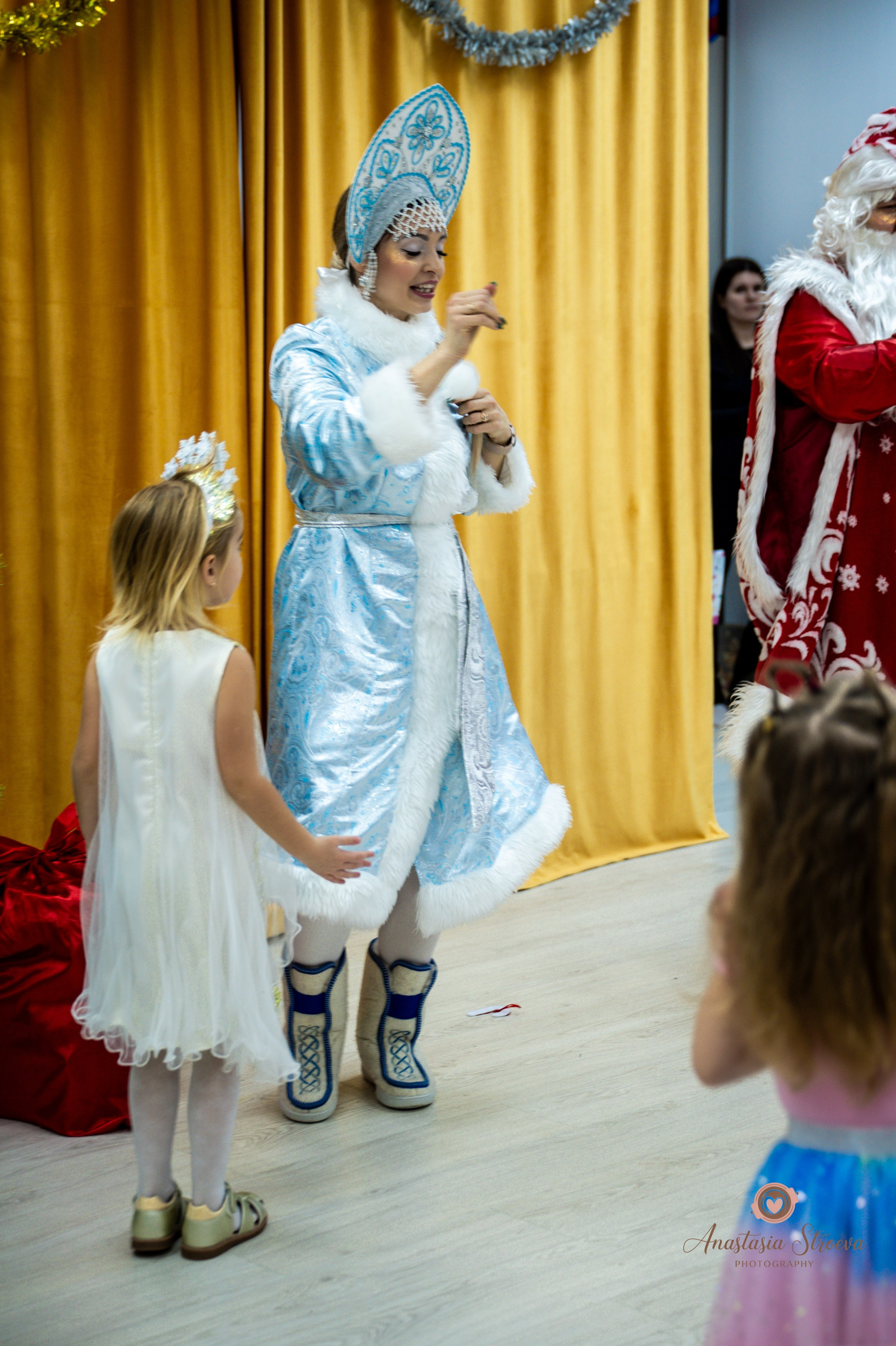 Новый год в танцах. Семейный и детский фотограф в Королеве, Москве и Московской области Строева Анастасия