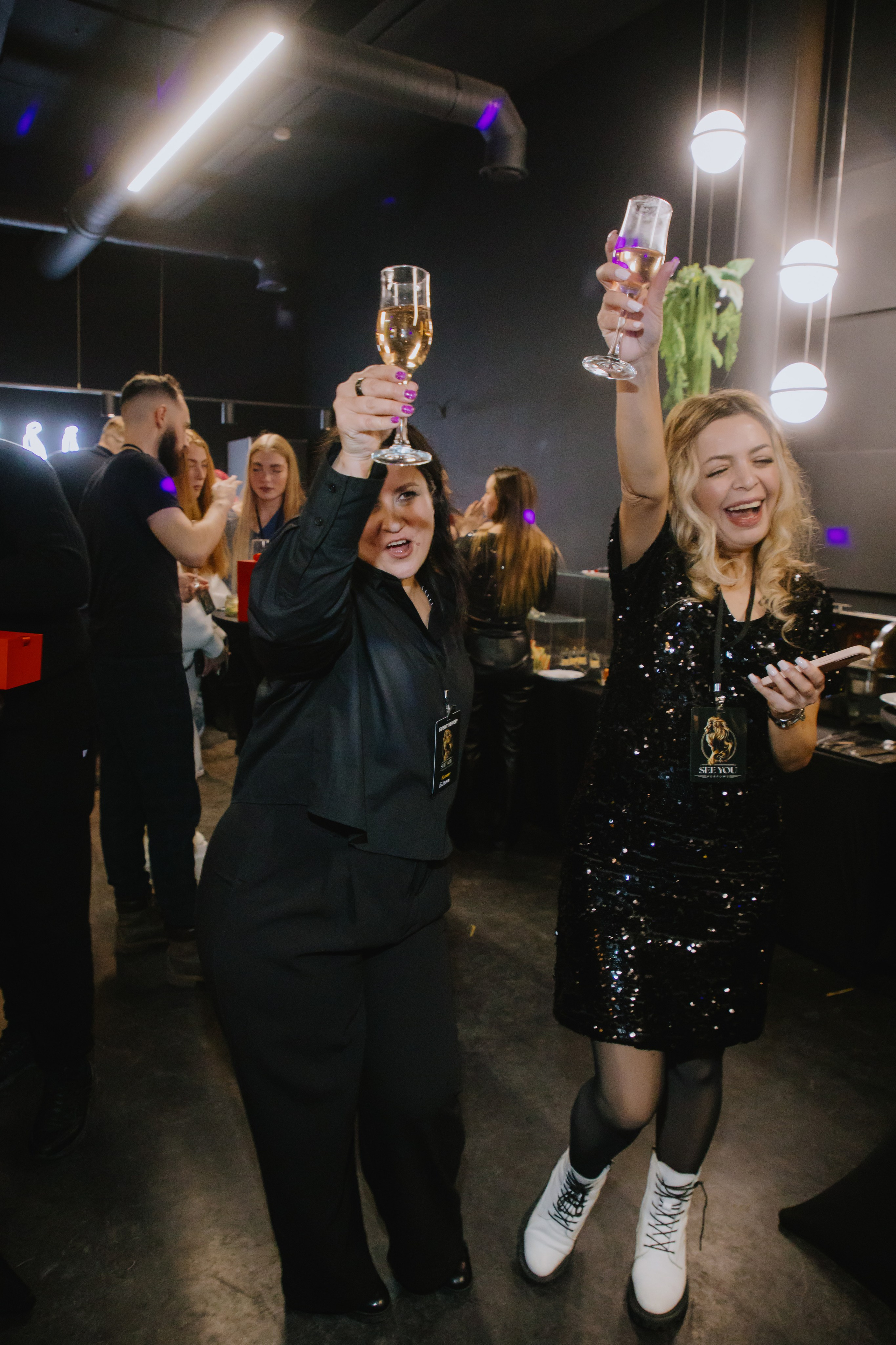 See `You Perfume. Фотограф в Москве и Санкт-Петербурге Дарина