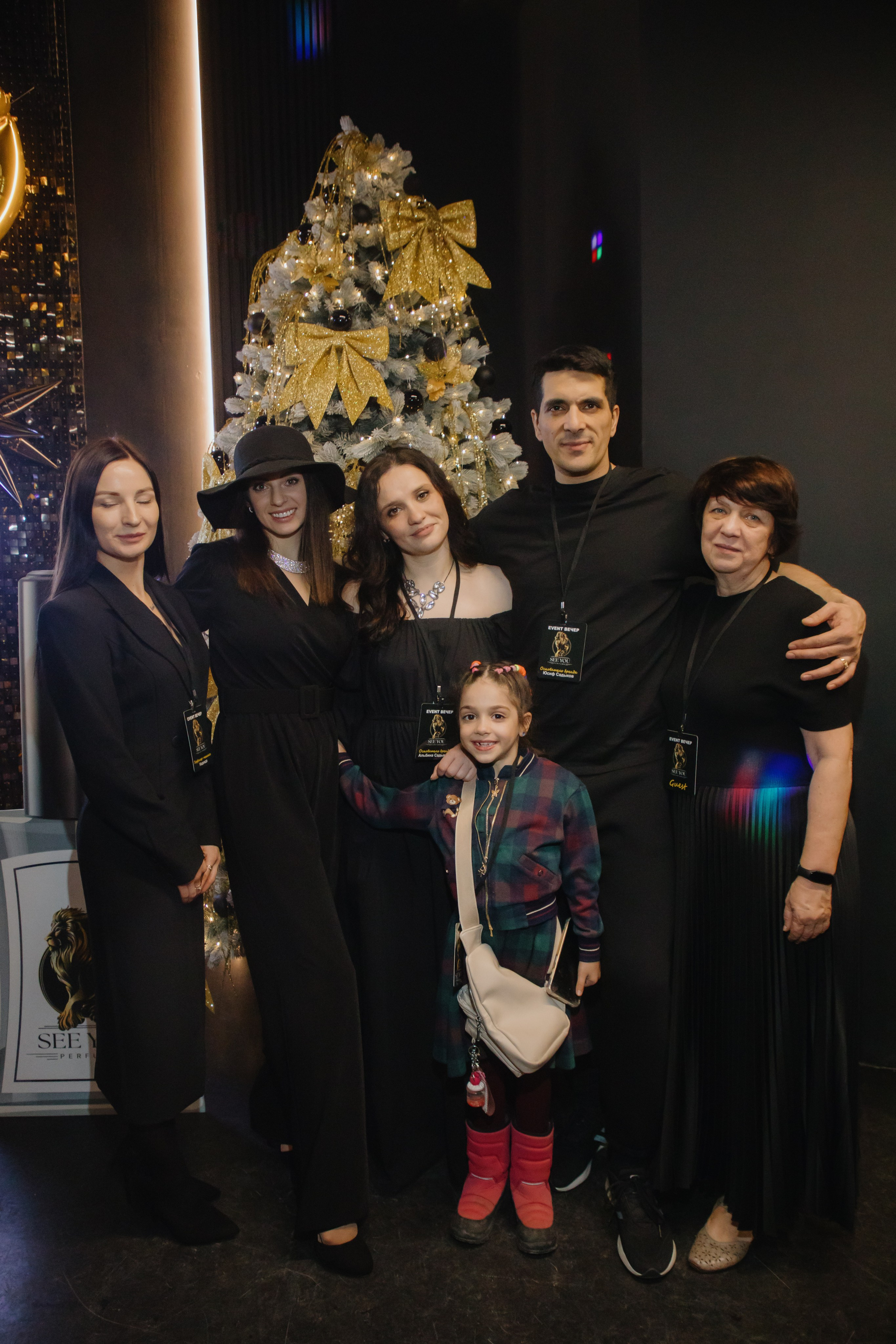 See `You Perfume. Фотограф в Москве и Санкт-Петербурге Дарина